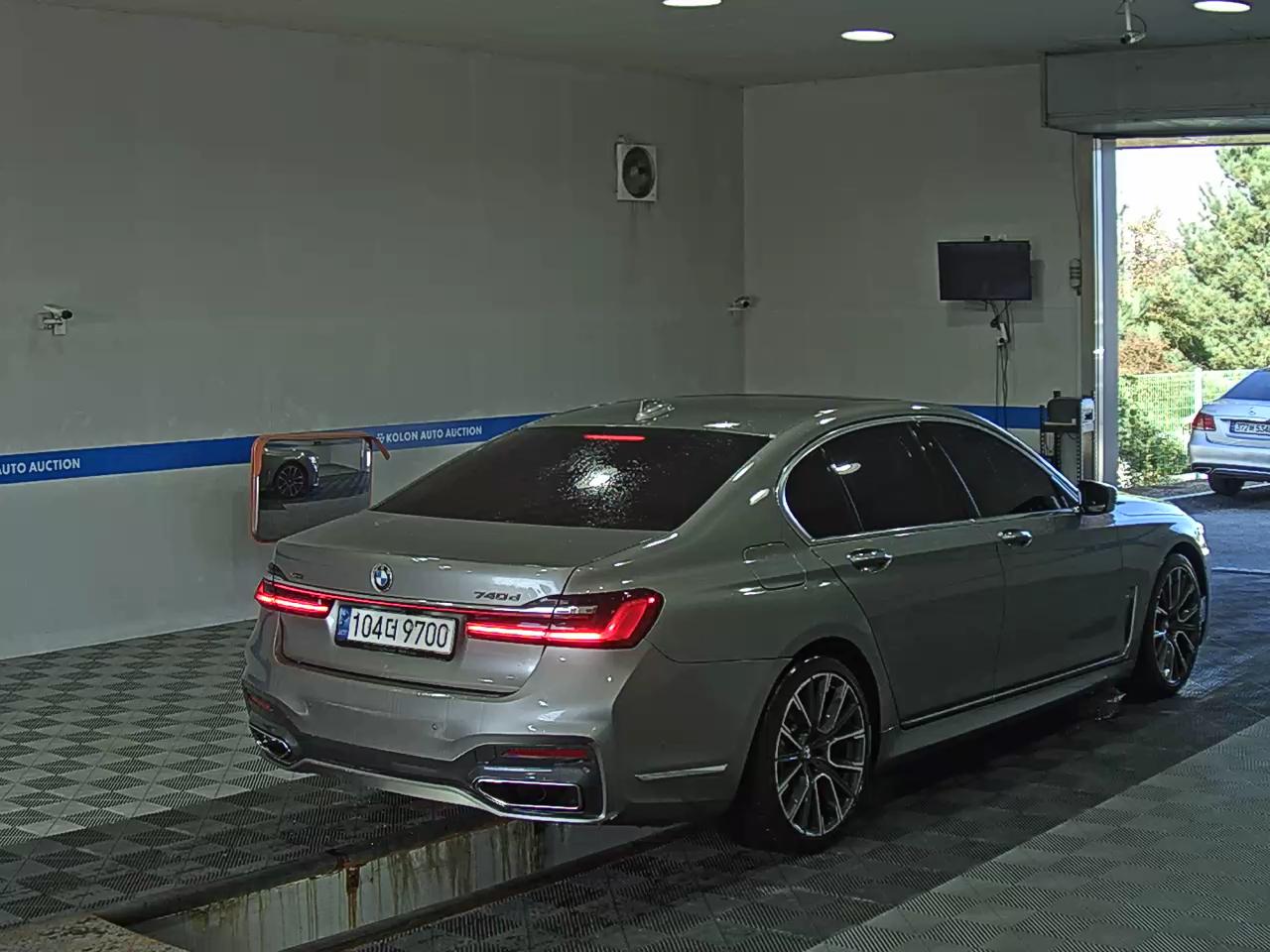 بي إم دبليو 7 Series 2021 SPORT