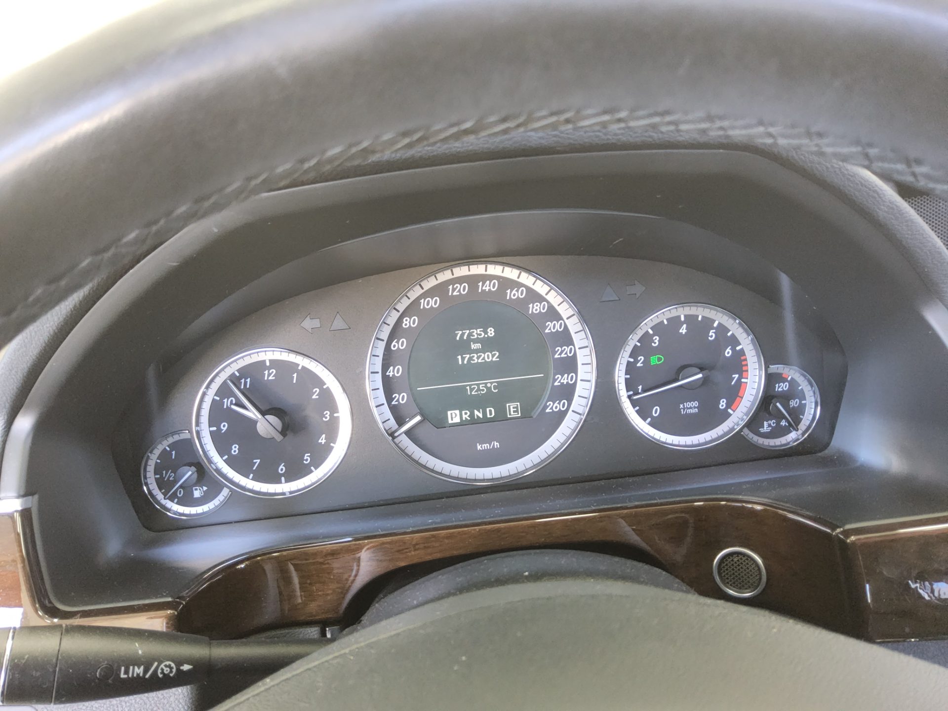 مرسيدس بنز E Class 2011 E200