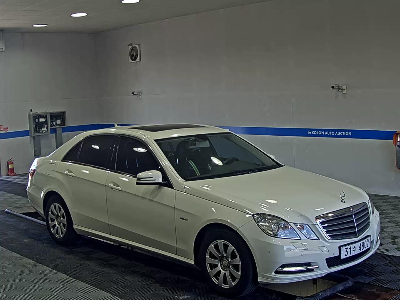مرسيدس بنز E Class 2011 E200