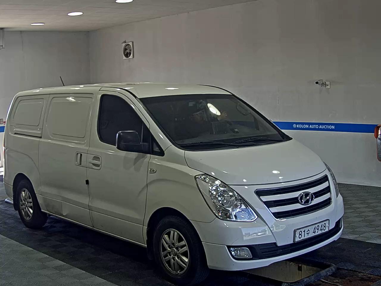 هيونداي جراند ستاركس 2017 VAN SMART