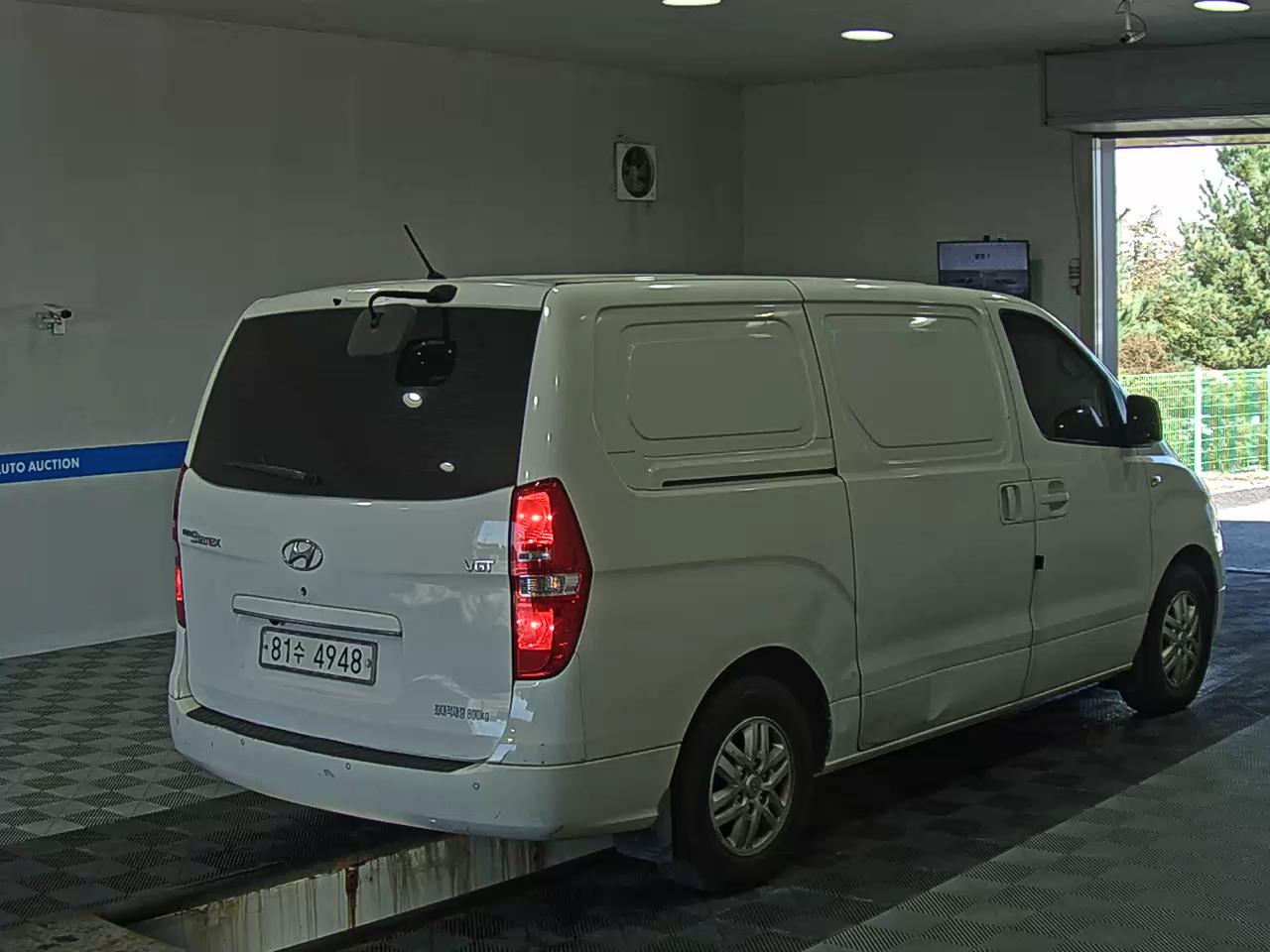 هيونداي جراند ستاركس 2017 VAN SMART