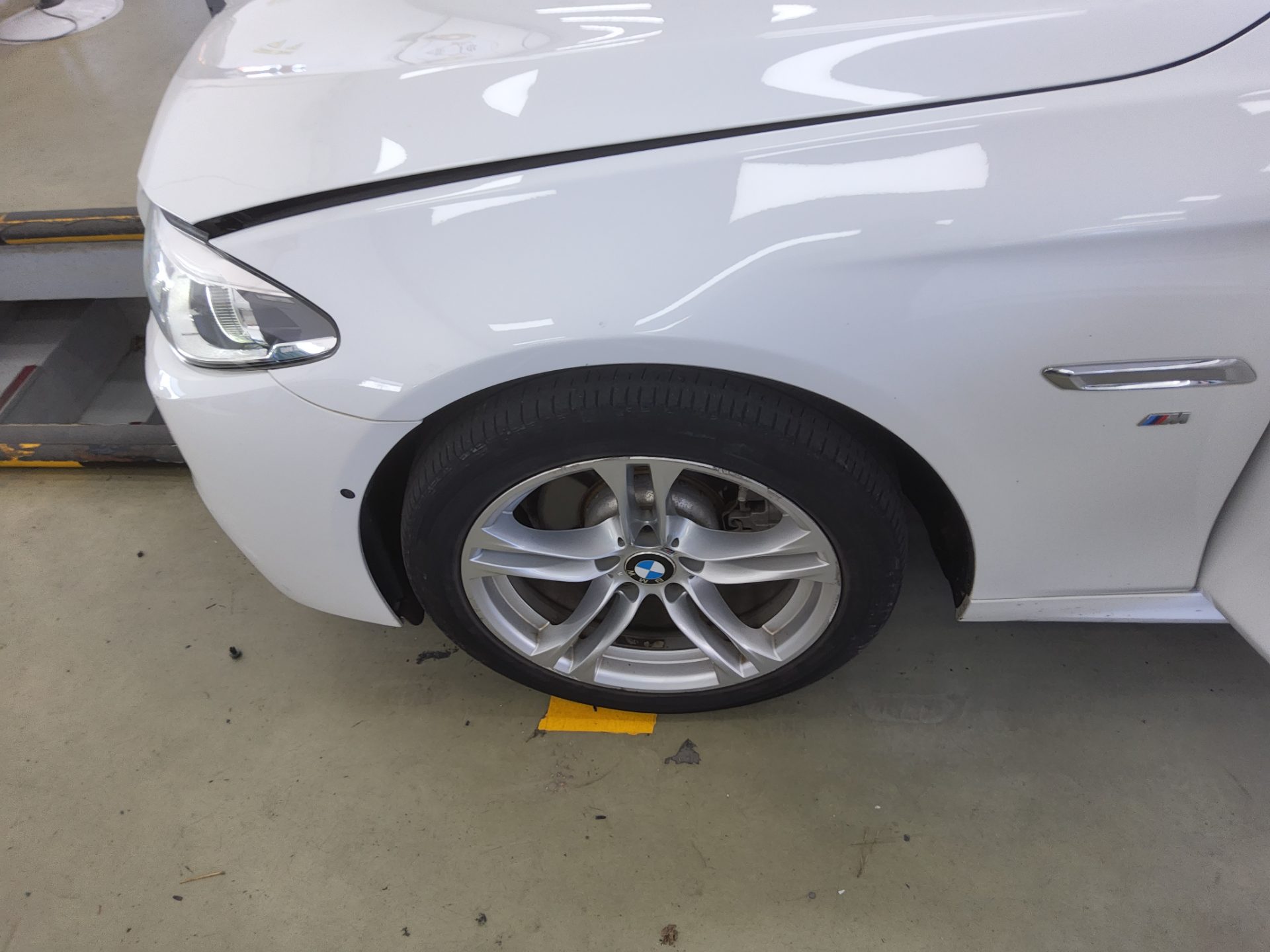 بي إم دبليو 5 Series 2016 520d