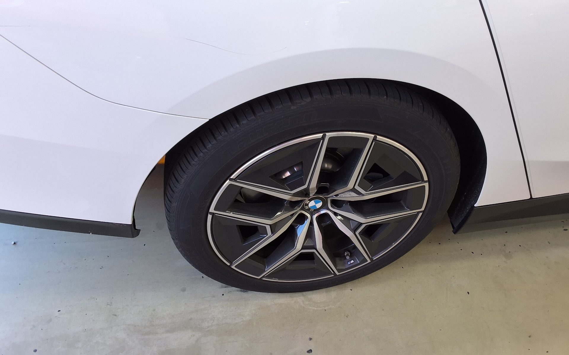 بي إم دبليو 5 Series 2024 SPORT