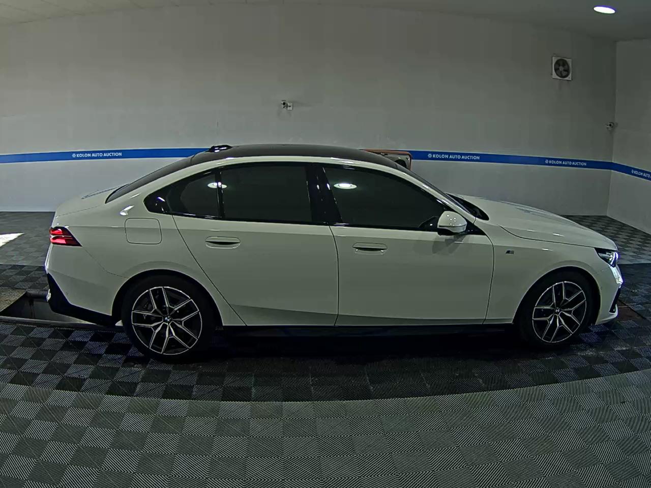 بي إم دبليو 5 Series 2024 SPORT