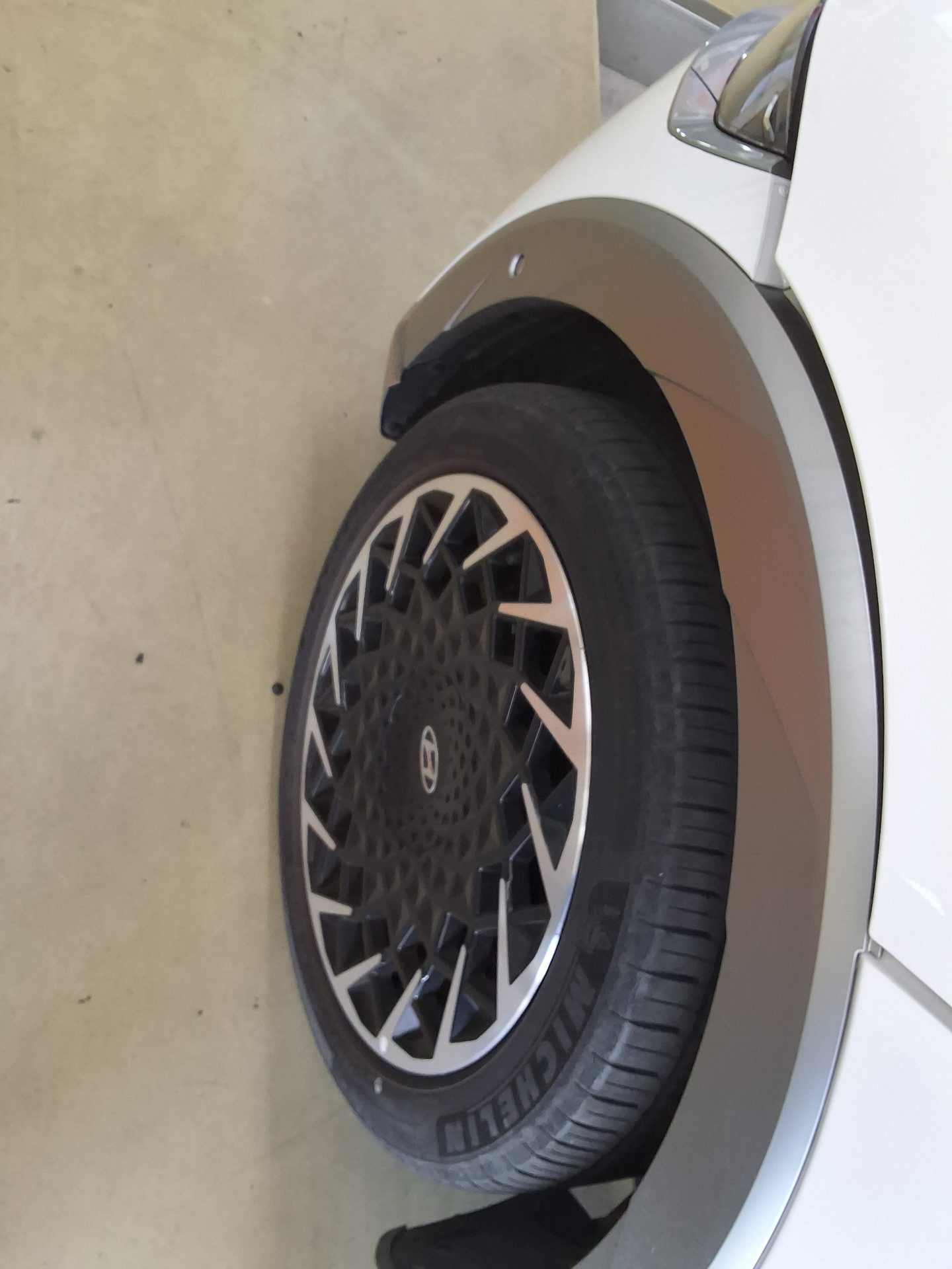 هيونداي أيونيك 2024 EV طويل المدى PRESTIGE