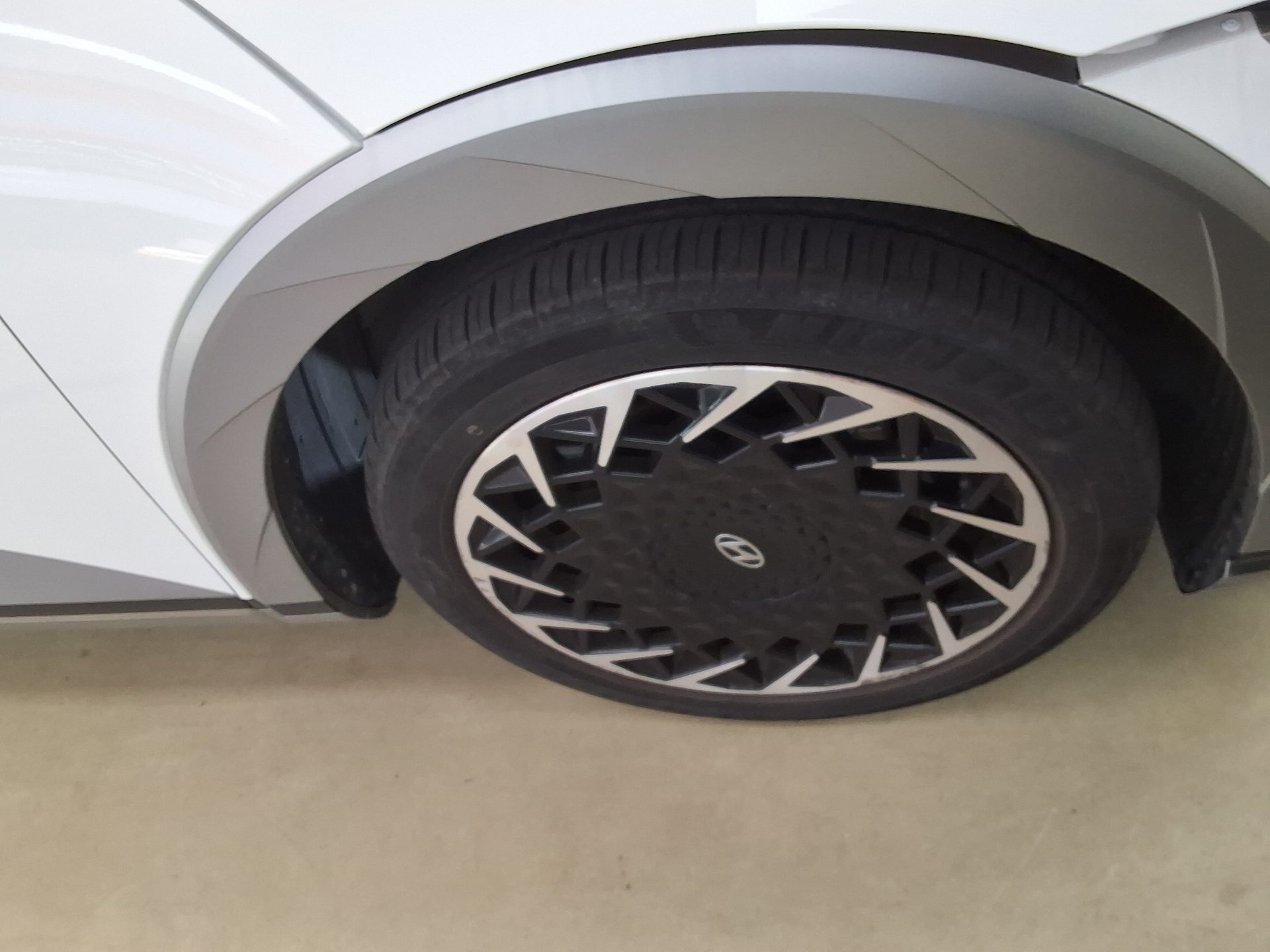 هيونداي أيونيك 2024 EV طويل المدى PRESTIGE