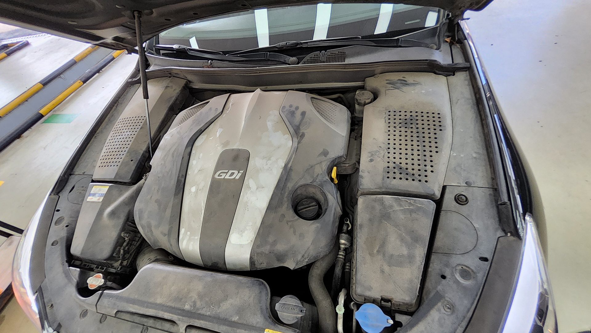 هيونداي جينيسيس Dh G330 مودرن 2012