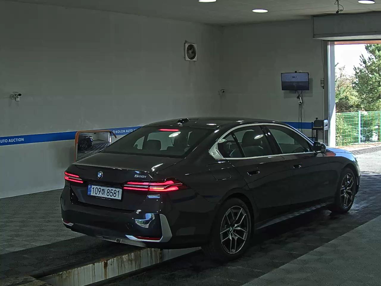بي إم دبليو 5 Series 2026 520i