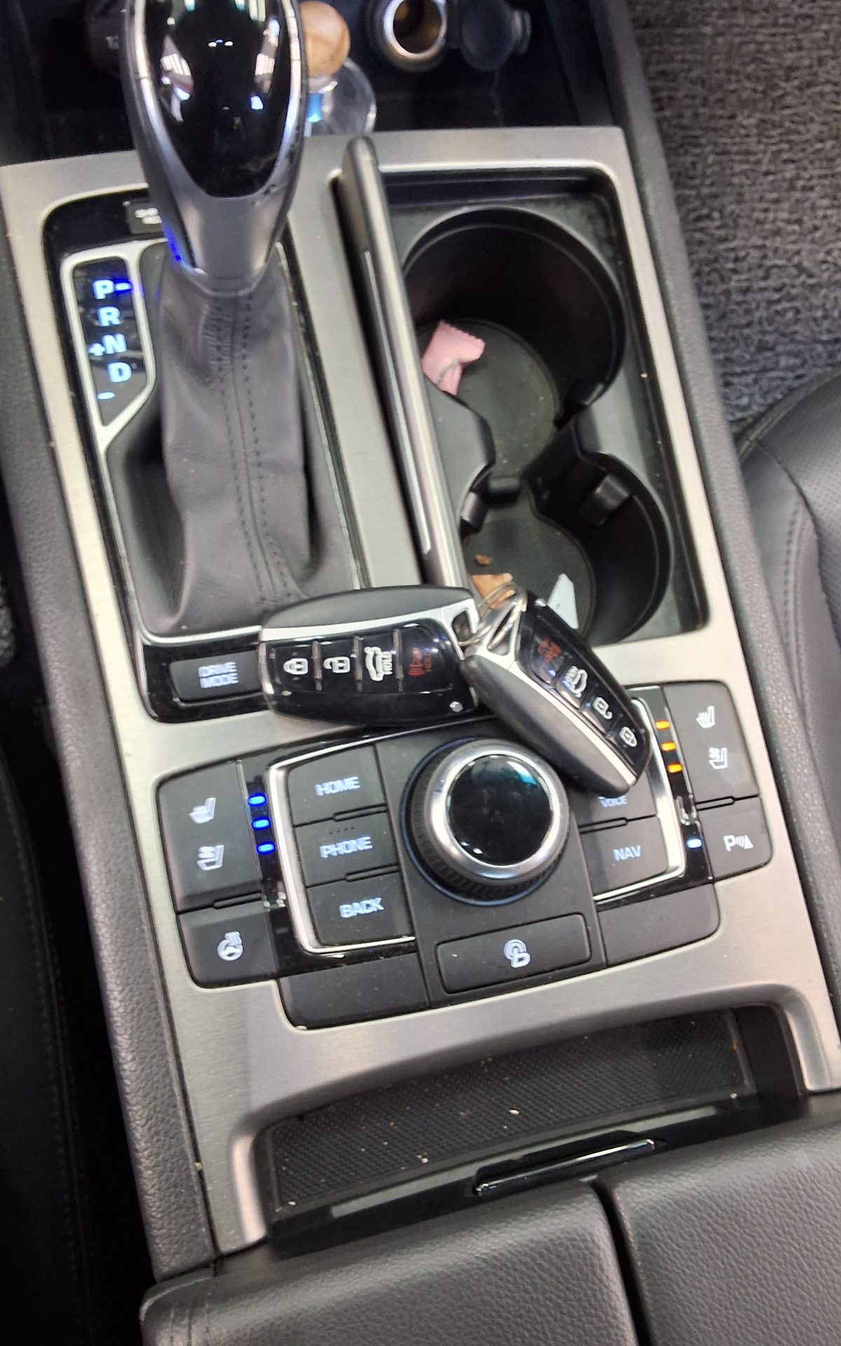 هيونداي جينيسيس Dh G330 مودرن 2015 دفع رباعي بريميوم