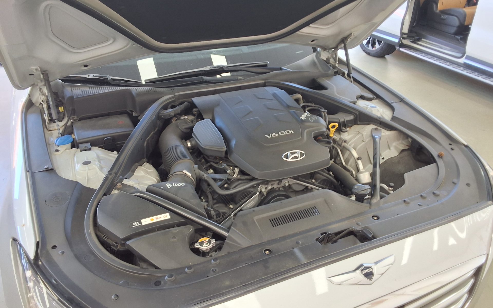 هيونداي جينيسيس Dh G330 مودرن 2015 دفع رباعي بريميوم