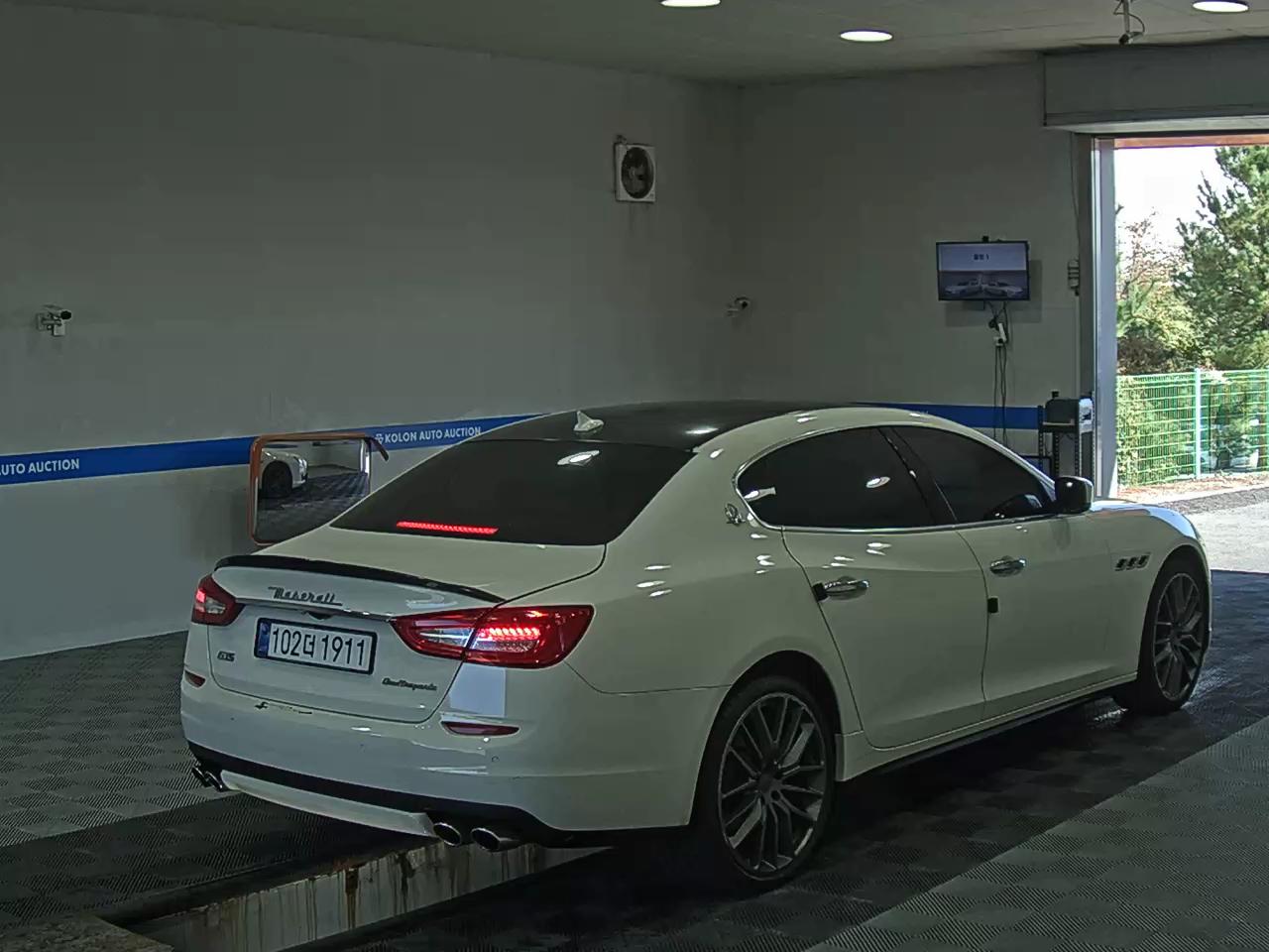 مازيراتي Quattroporte 2015