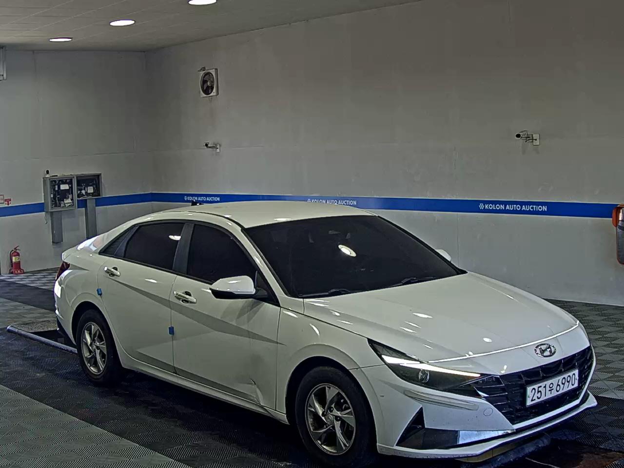 هيونداي أفانتي 2021 MODERN