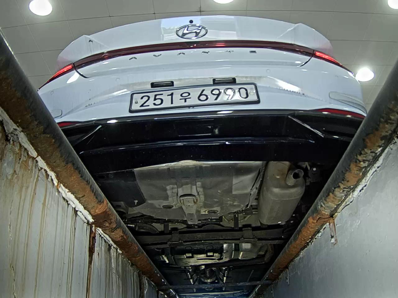 هيونداي أفانتي 2021 MODERN