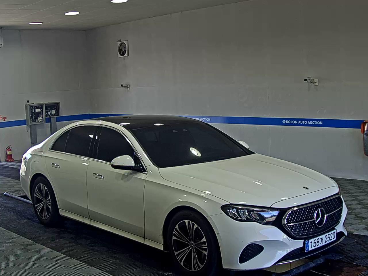 مرسيدس بنز E Class 2025 E200