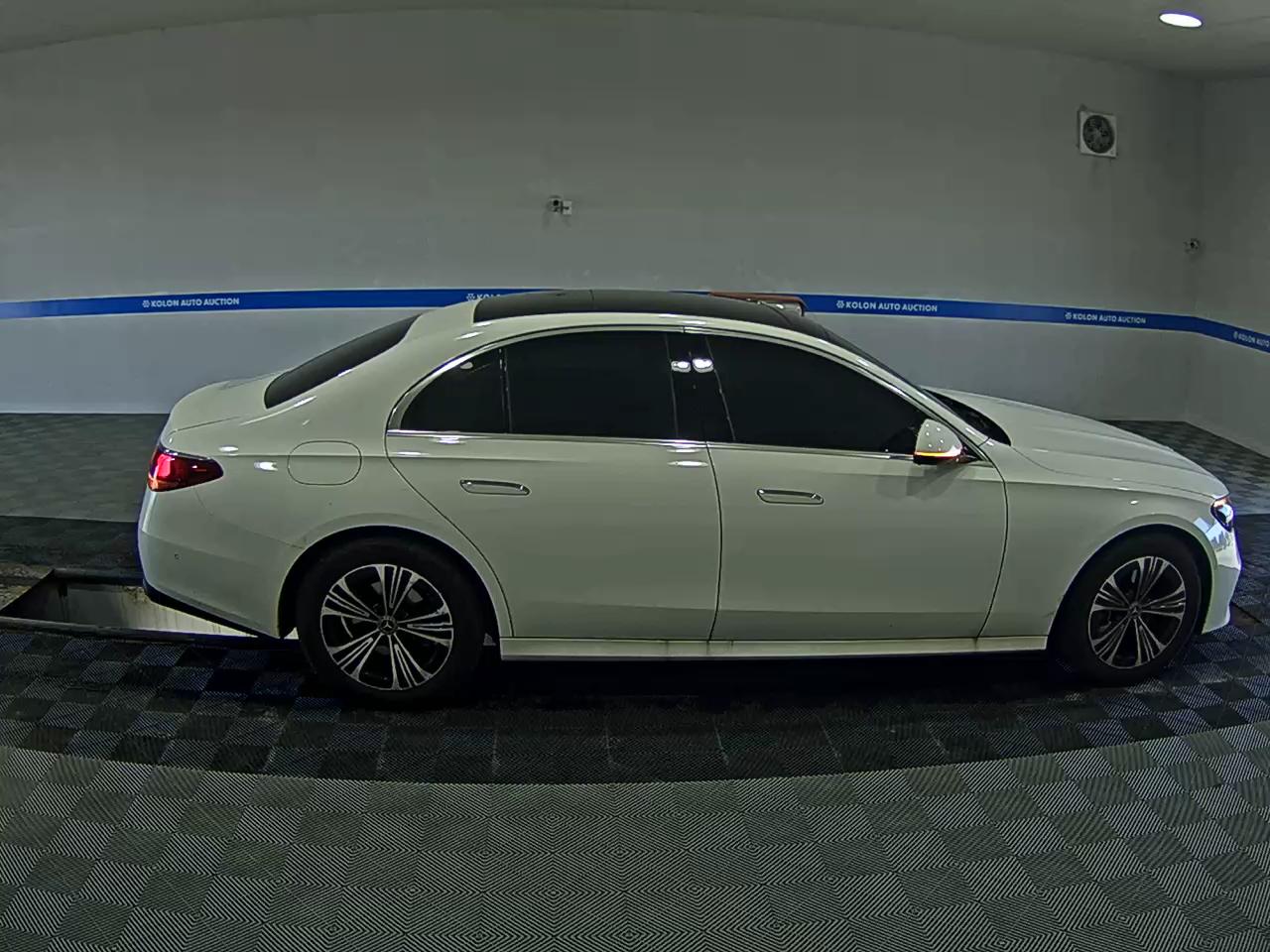 مرسيدس بنز E Class 2025 E200
