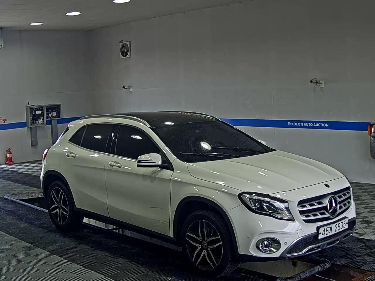 مرسيدس بنز جي إل إيه Class 2019 بريميوم