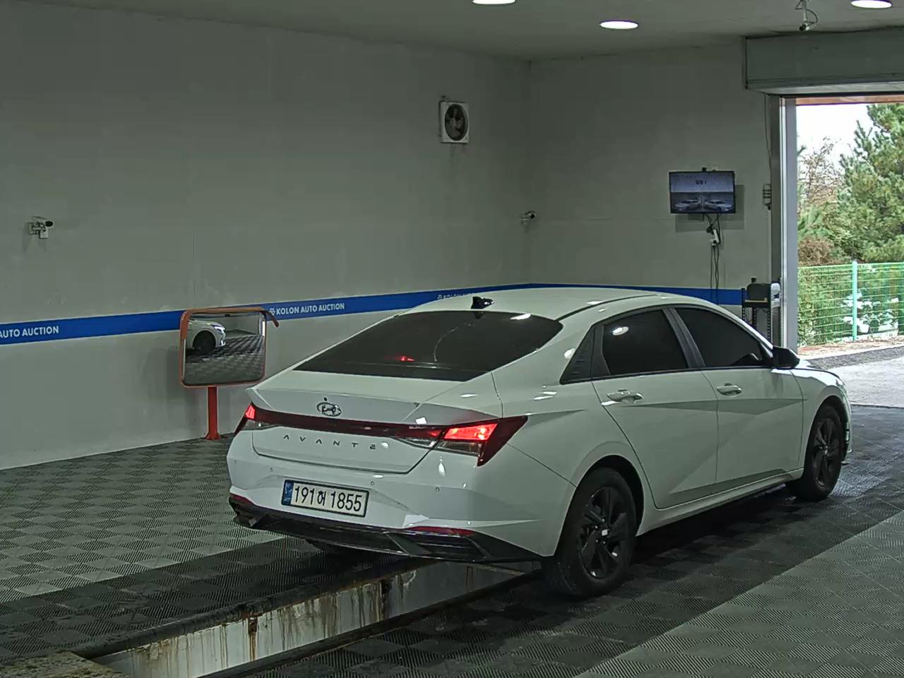هيونداي أفانتي 2023 MODERN