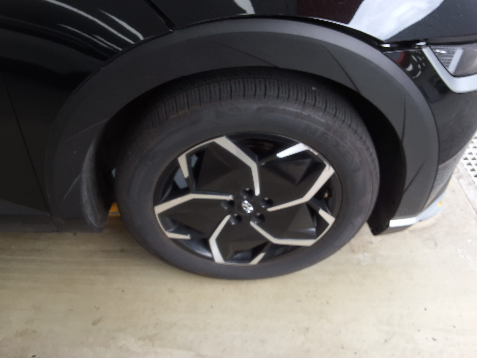 هيونداي أيونيك 2023 EV دفع رباعي طويل المدى إكسكلوسيف