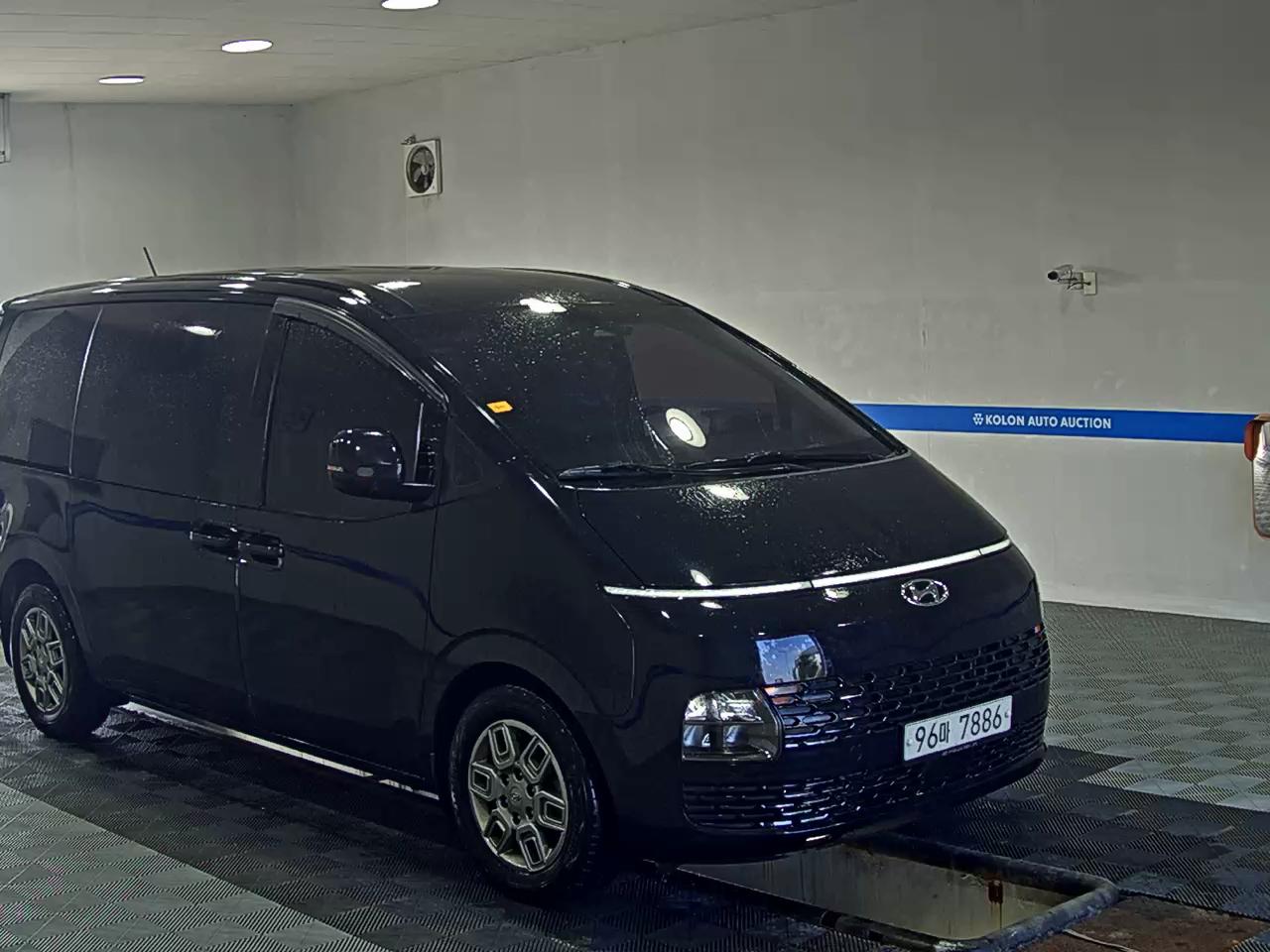 هيونداي ستاريا 2022 MODERN