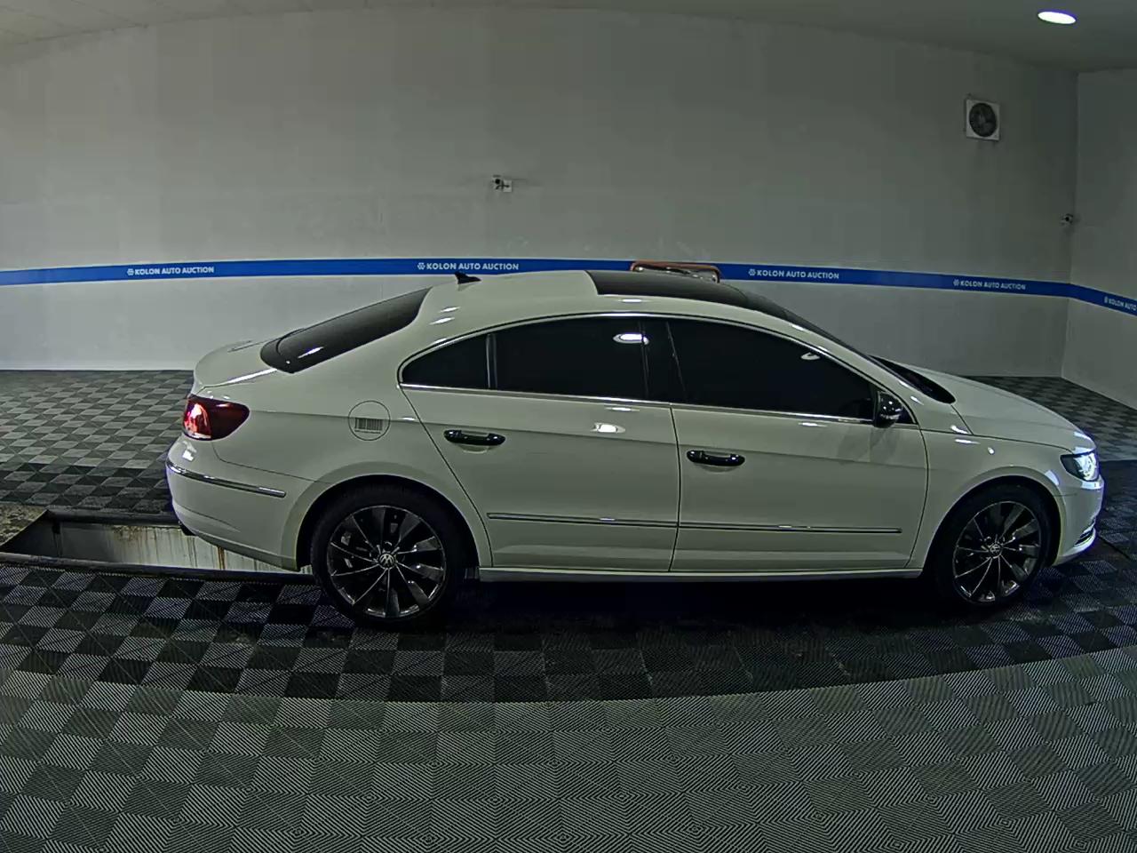 فولكس فاجن Cc 2015