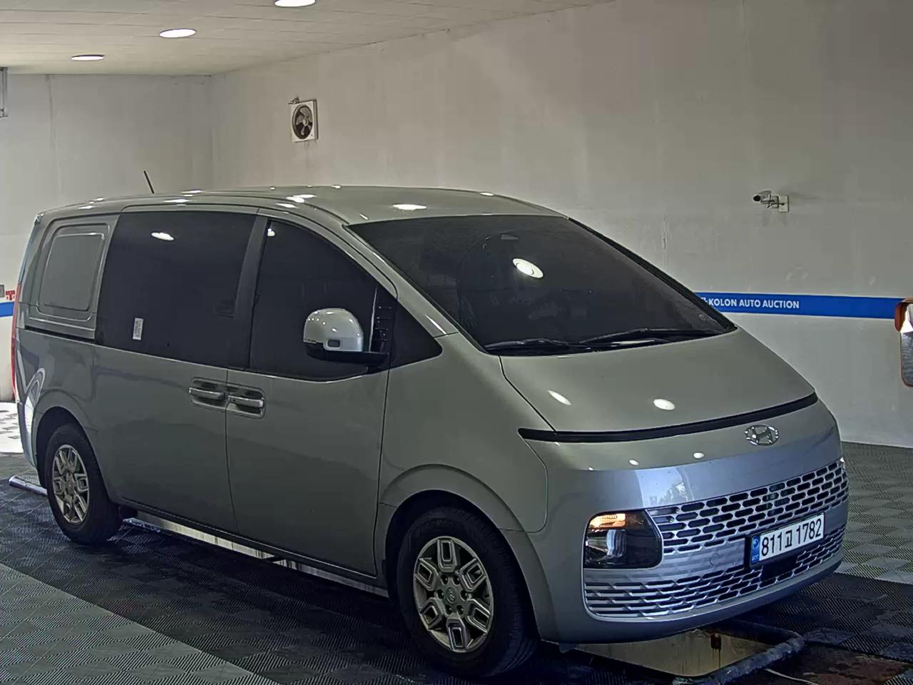هيونداي ستاريا 2022 MODERN