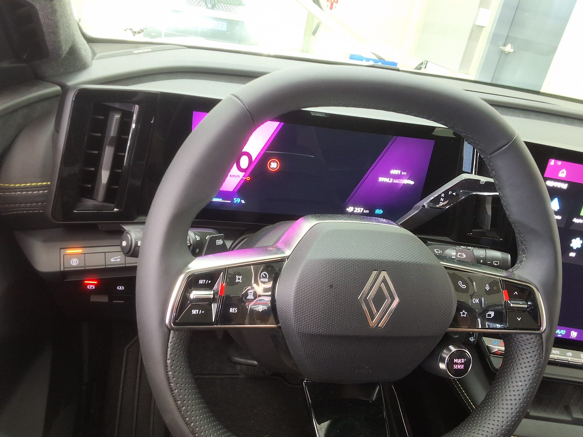 رينو Scenic 2026 EV