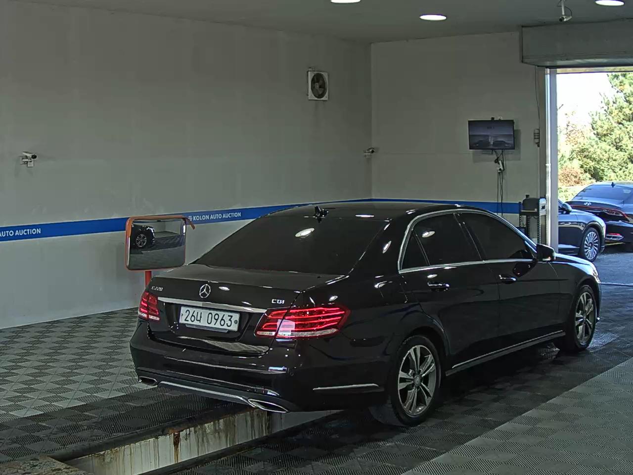 مرسيدس بنز E Class 2016 E220