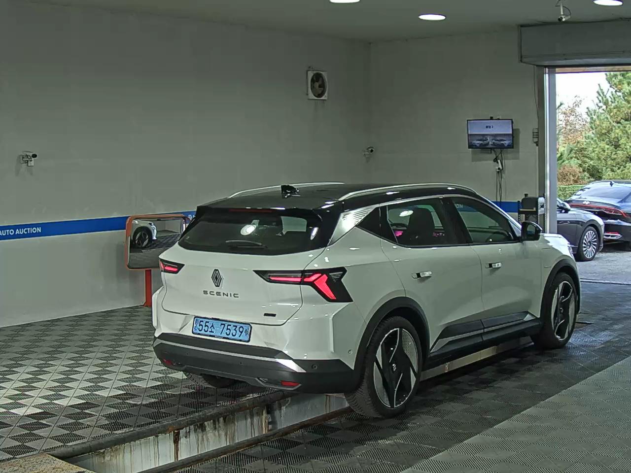 رينو Scenic 2026 EV