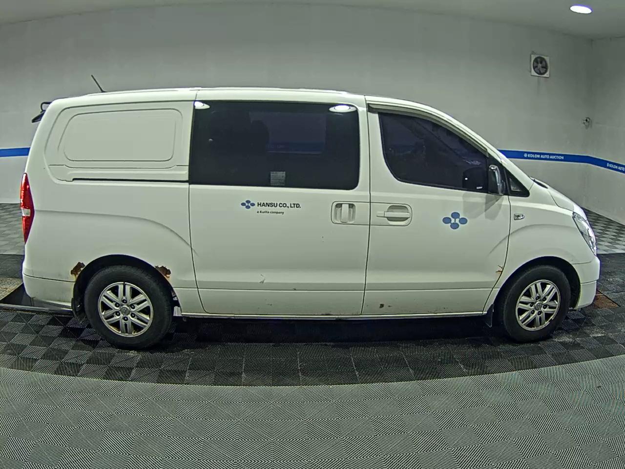 هيونداي جراند ستاركس 2017 VAN SMART