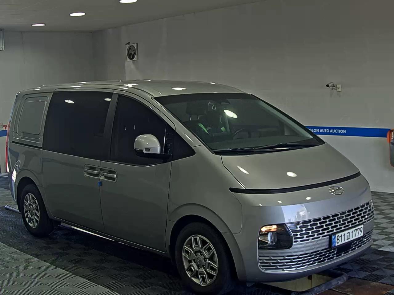 هيونداي ستاريا 2022 MODERN