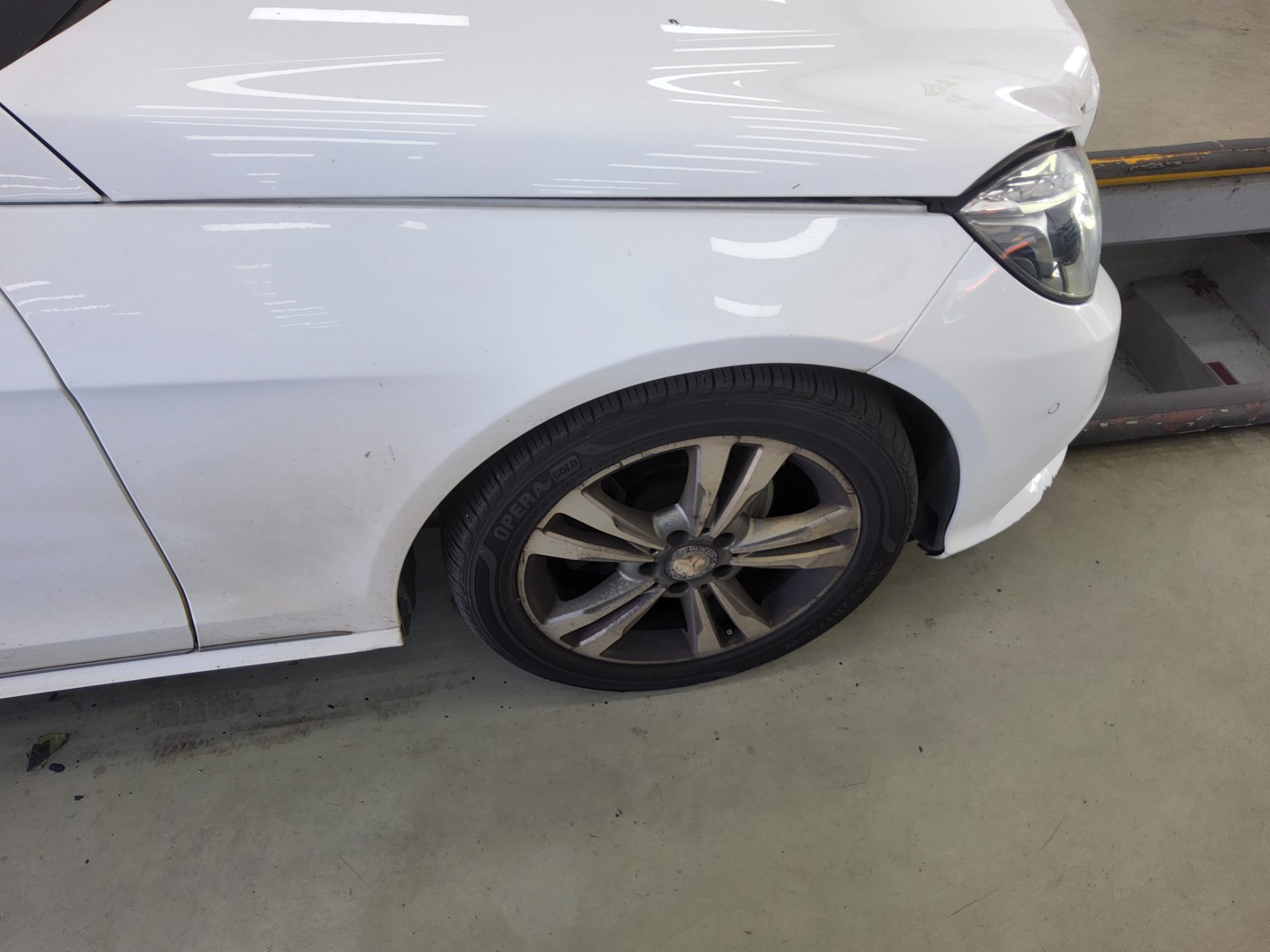 مرسيدس بنز E Class 2014 E220