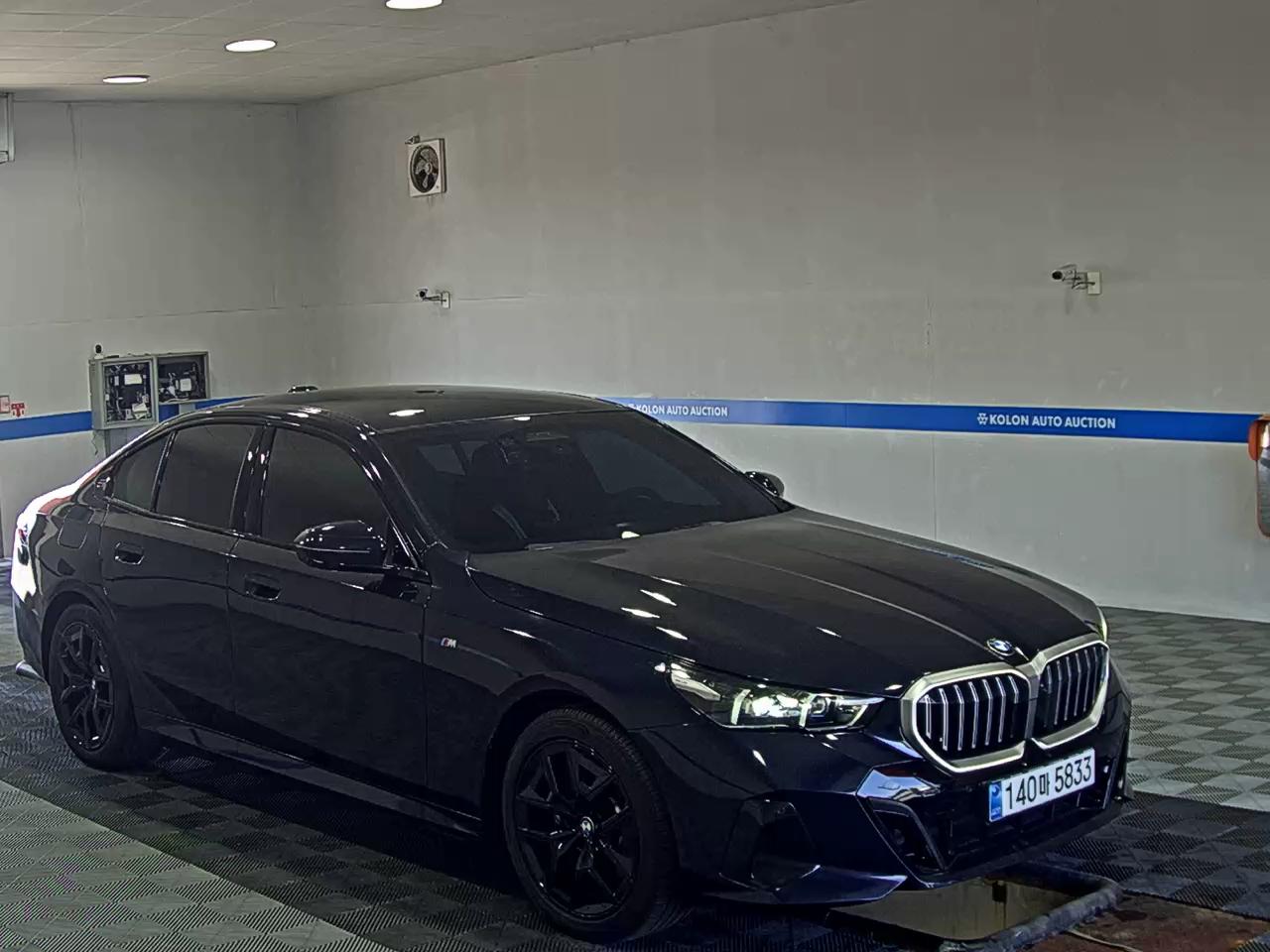 بي إم دبليو 5 Series 2025 SPORT