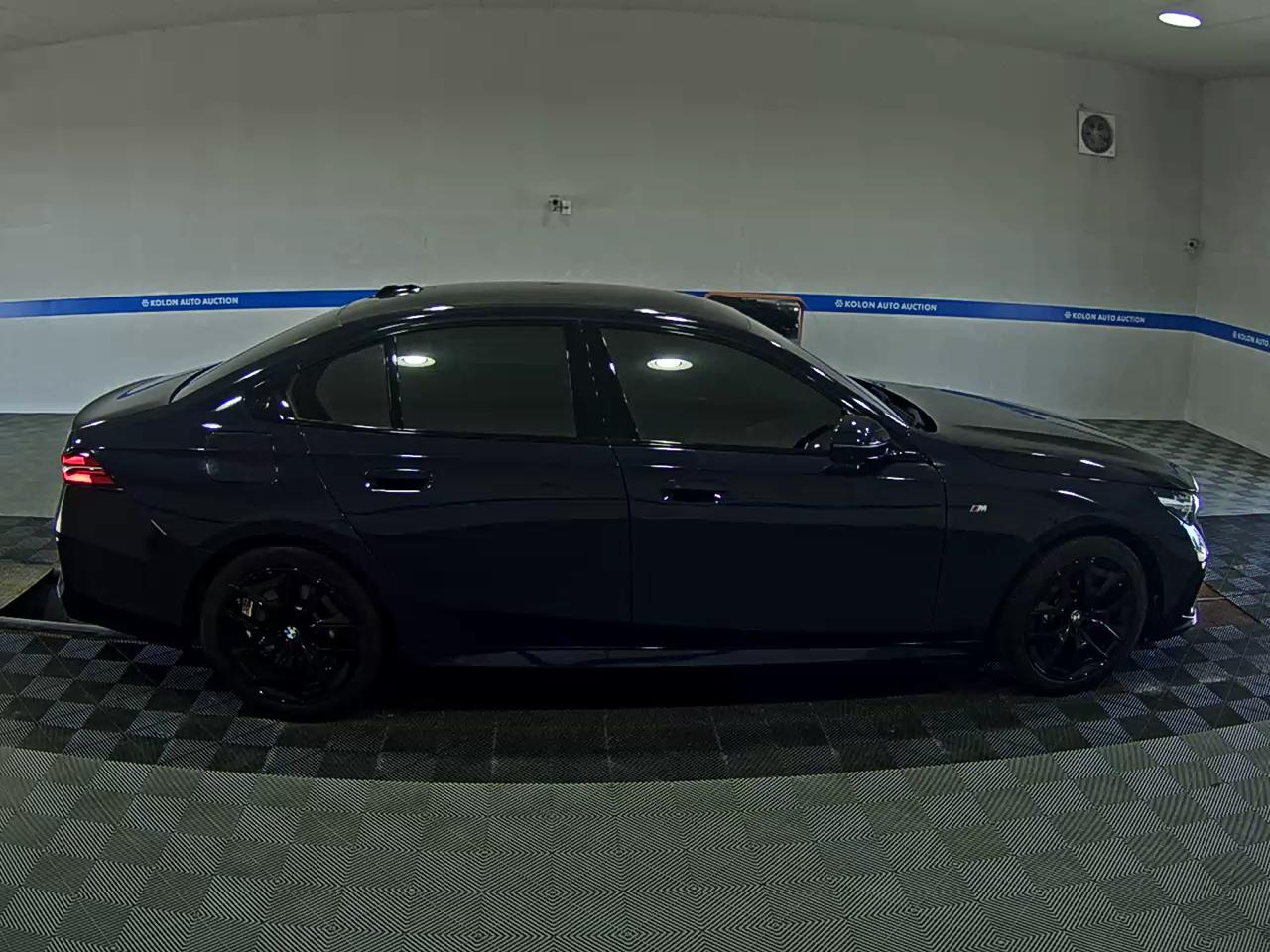 بي إم دبليو 5 Series 2025 SPORT