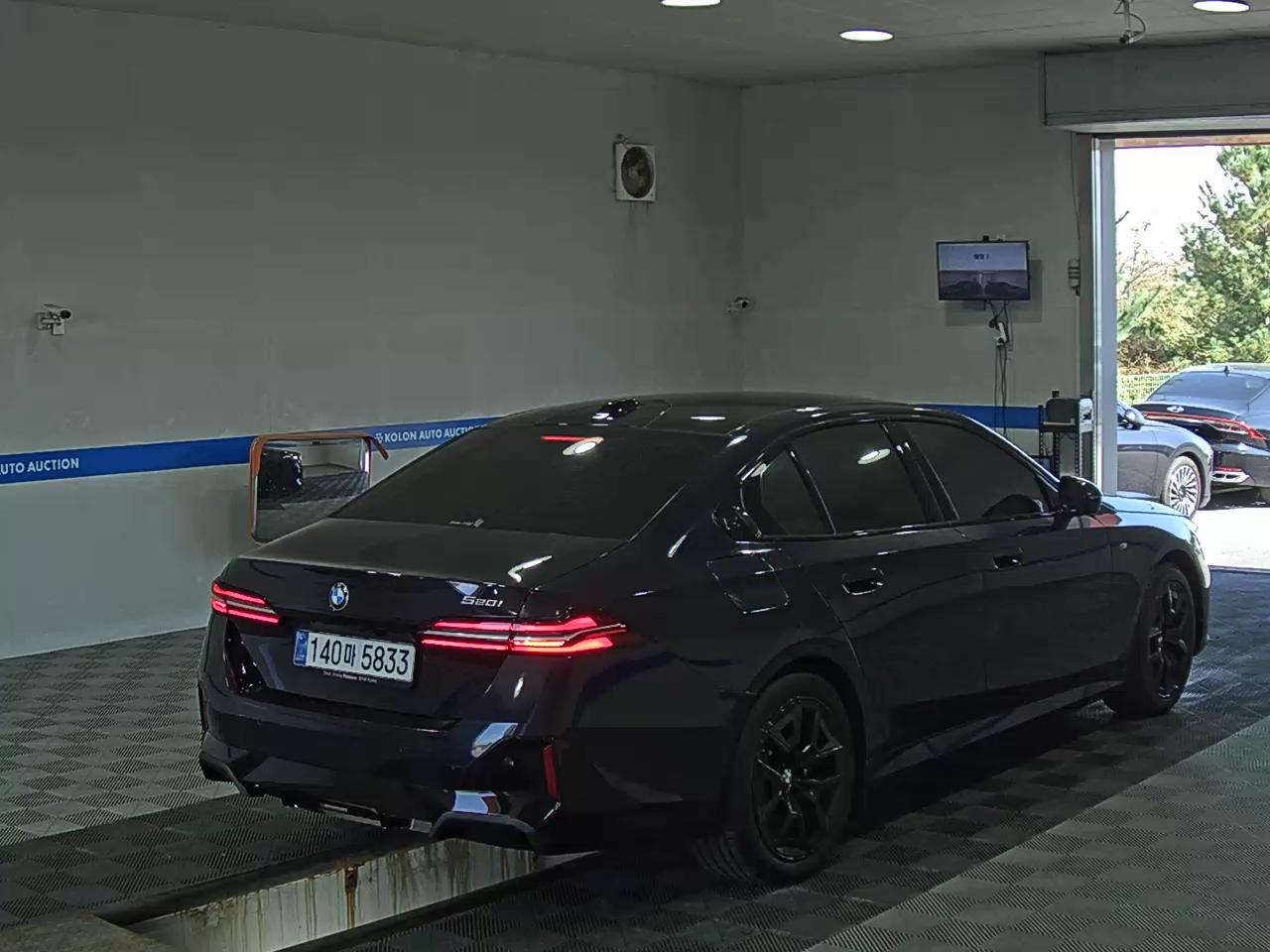 بي إم دبليو 5 Series 2025 SPORT