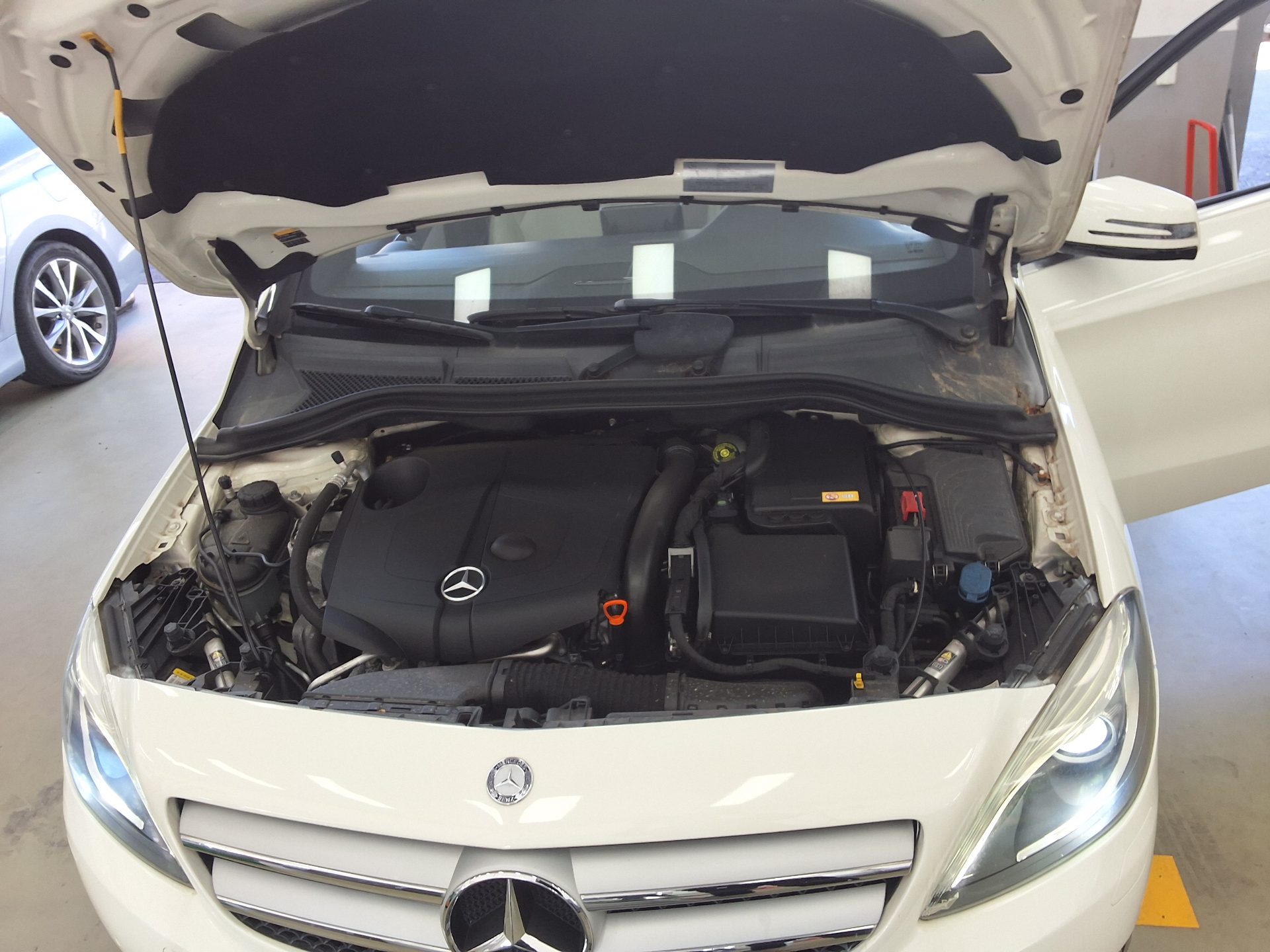 مرسيدس بنز B Class (2Nd Gen) B200 Cdi Blue Efficiency 2013 SPORT