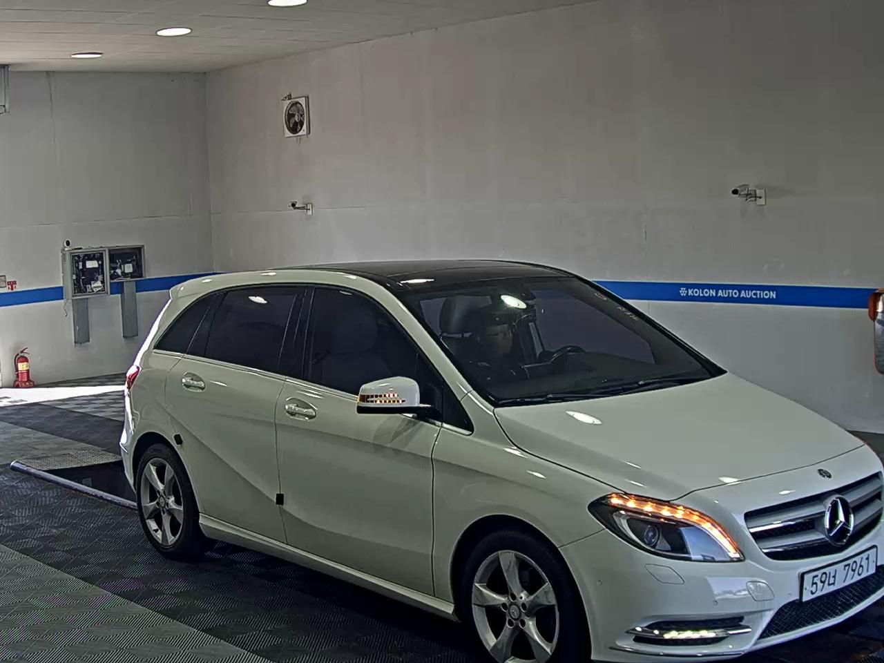 مرسيدس بنز B Class (2Nd Gen) B200 Cdi Blue Efficiency 2013 SPORT
