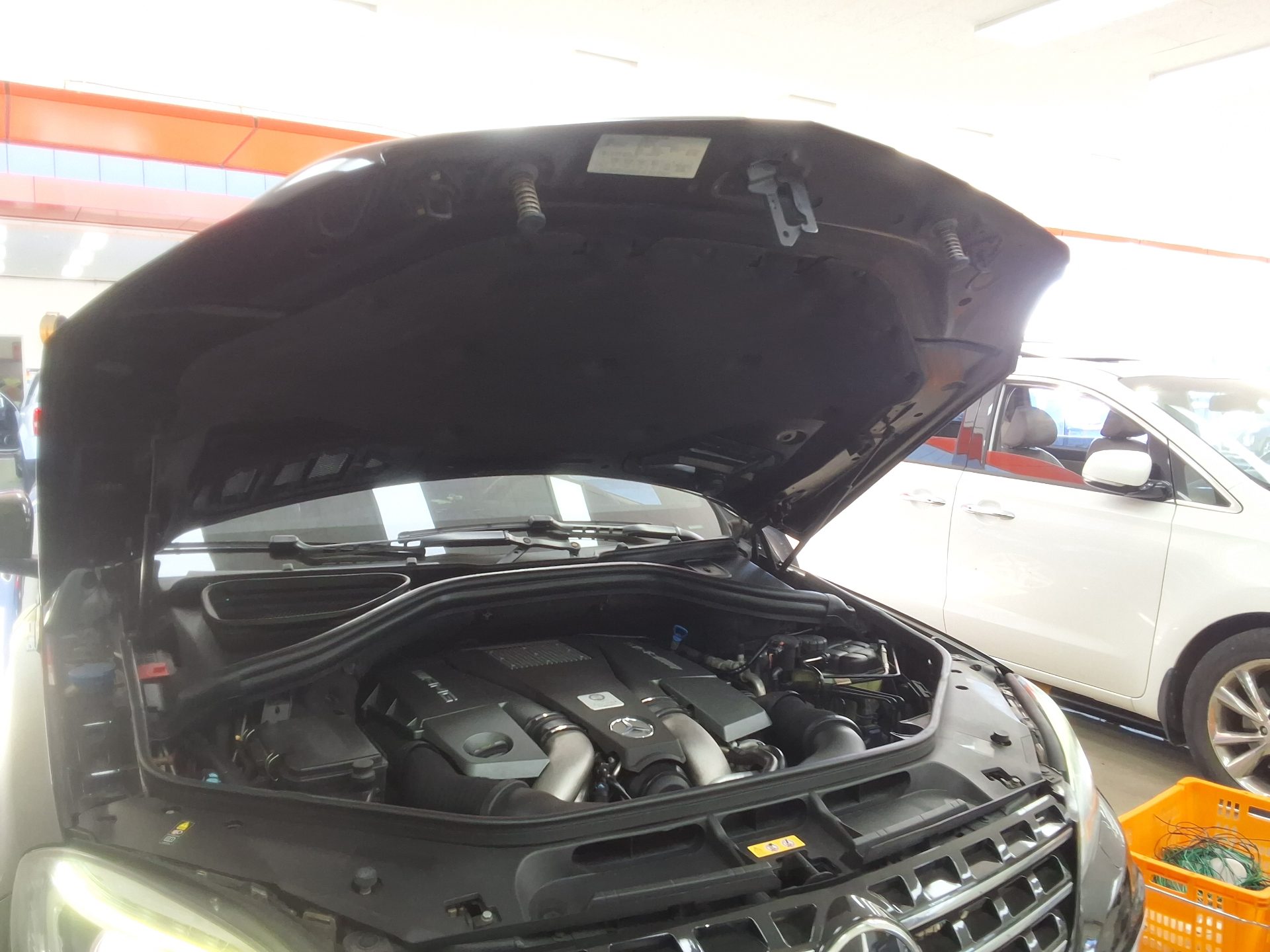 مرسيدس بنز M Class Ml63 Amg 2013 ML63