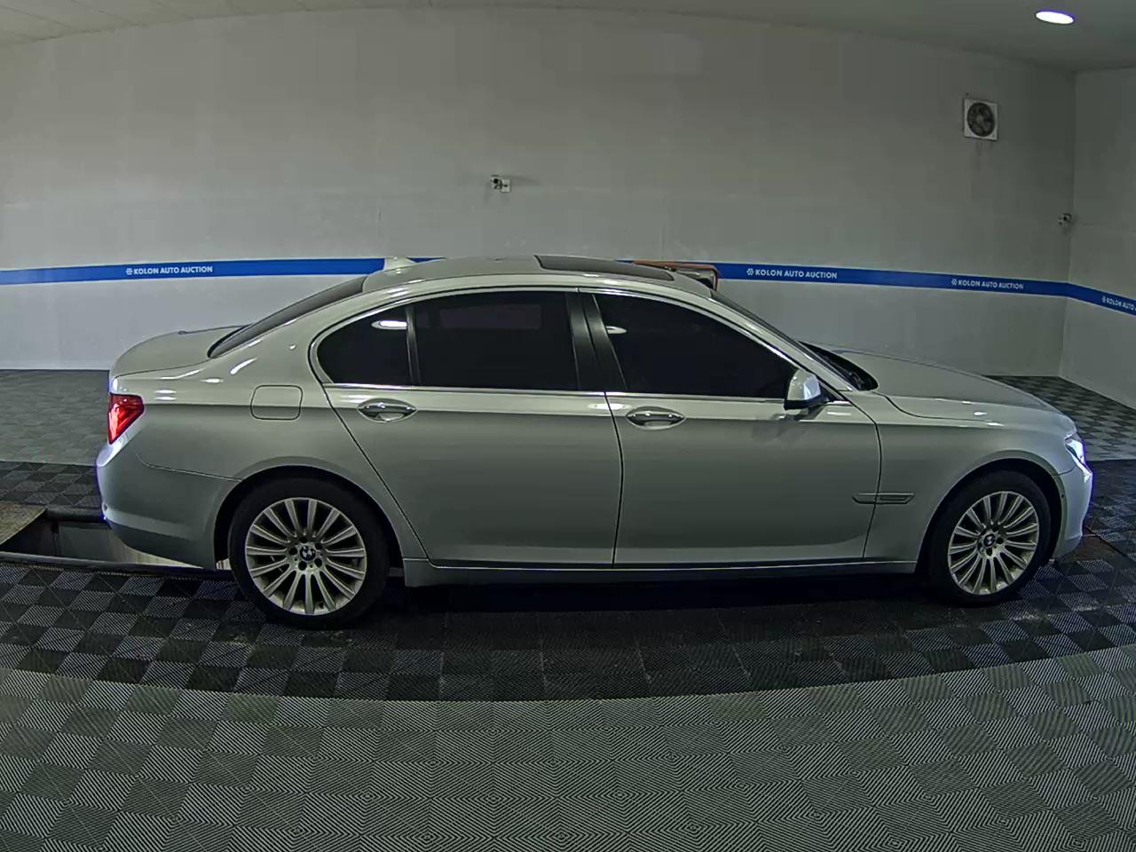 بي إم دبليو 7 Series 2012 740i