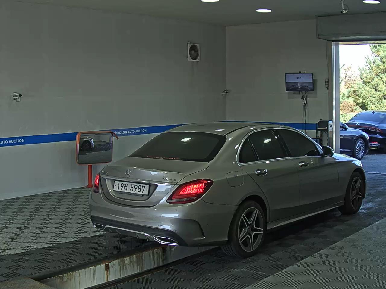 مرسيدس بنز C Class 2019 4MATIC LINE