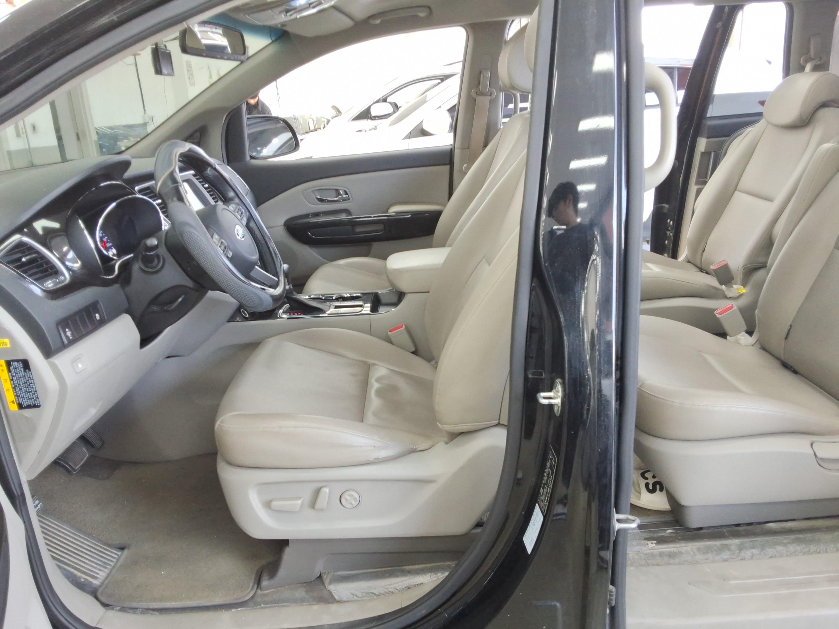Kia SEDONA 2019 - Image 10