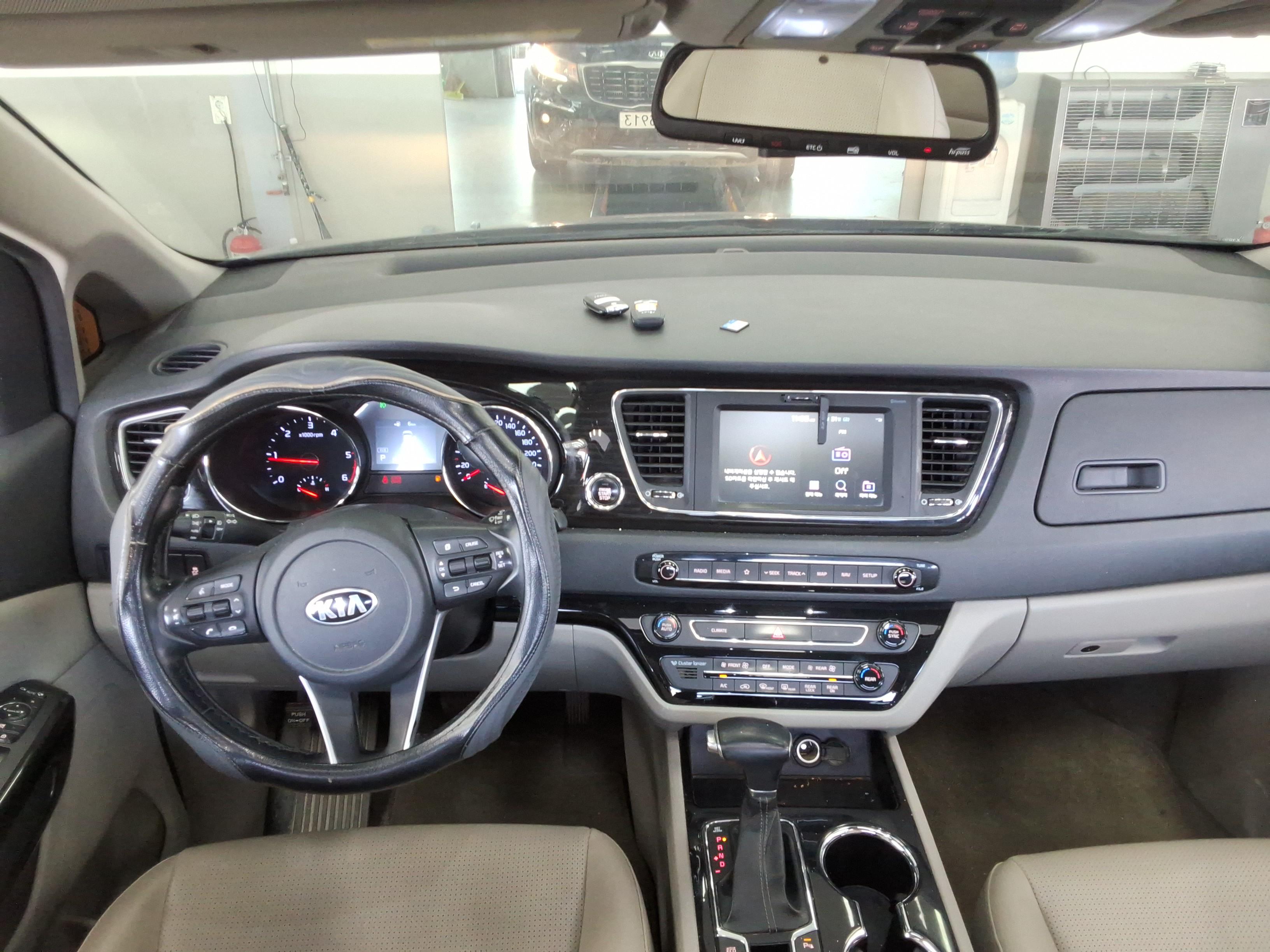 Kia SEDONA 2019 - Image 11