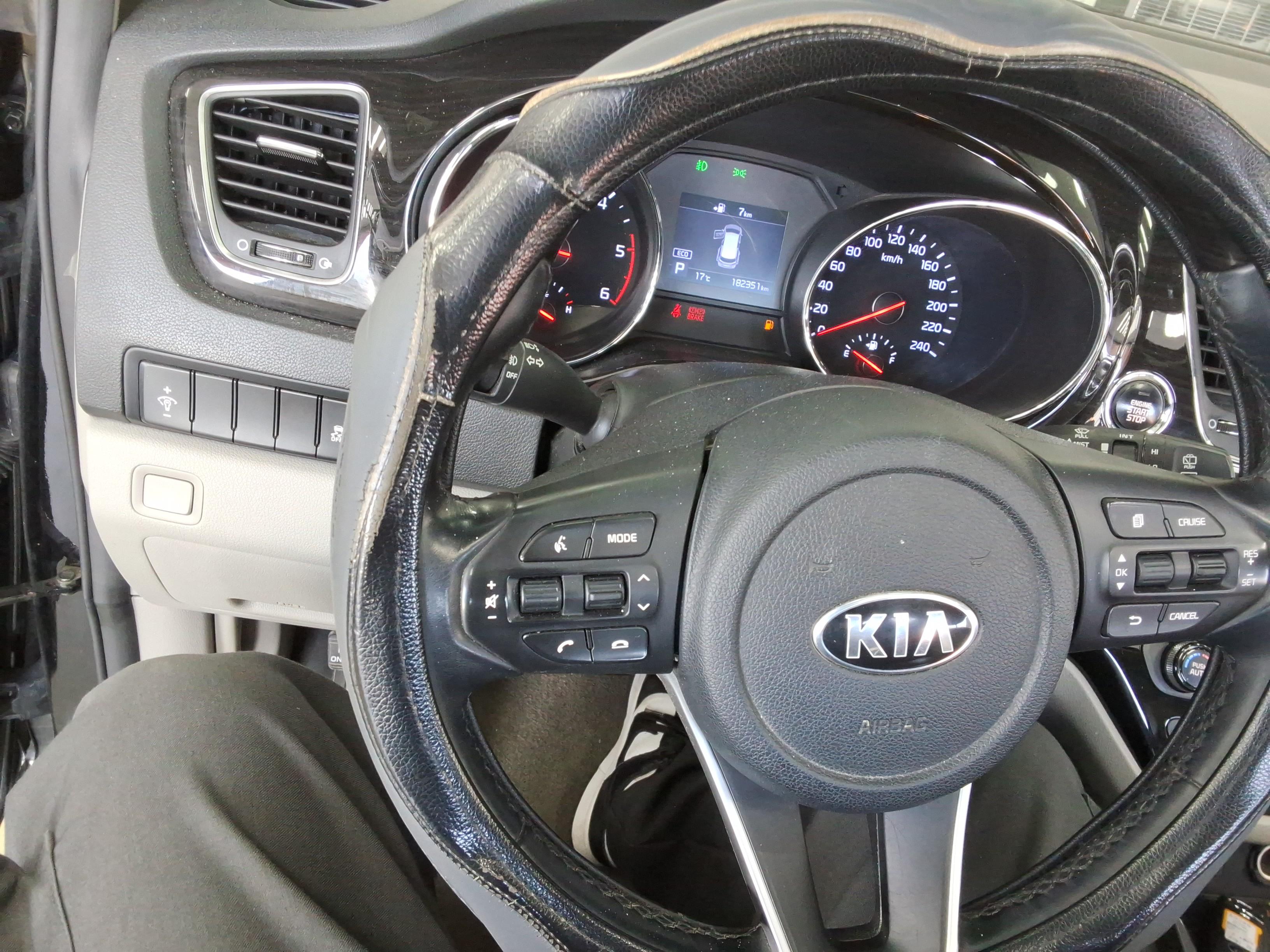 Kia SEDONA 2019 - Image 17