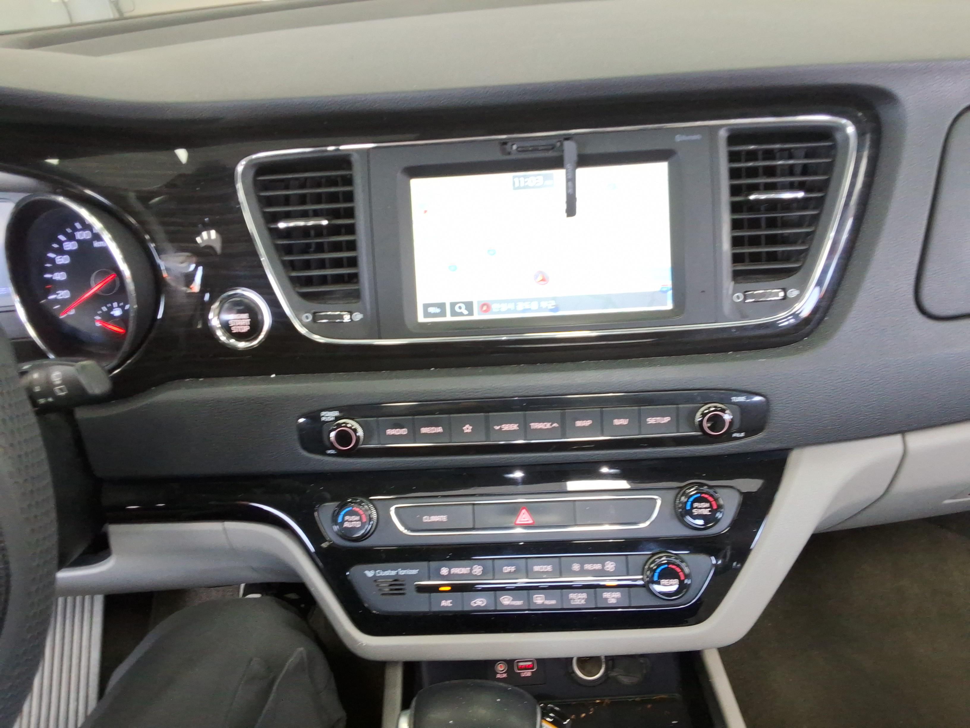 Kia SEDONA 2019 - Image 18
