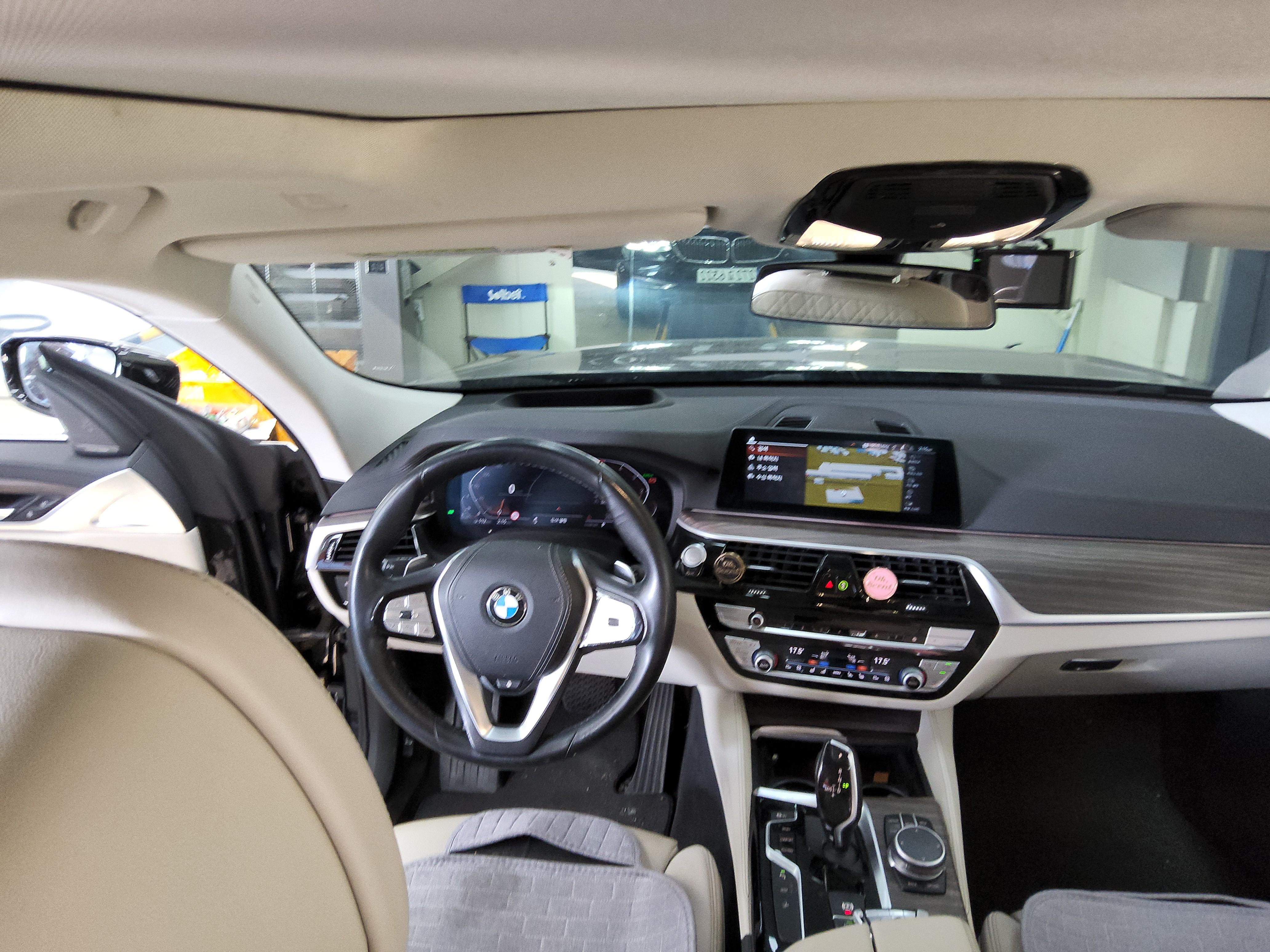 BMW 6 Series 2020 - Image 10
