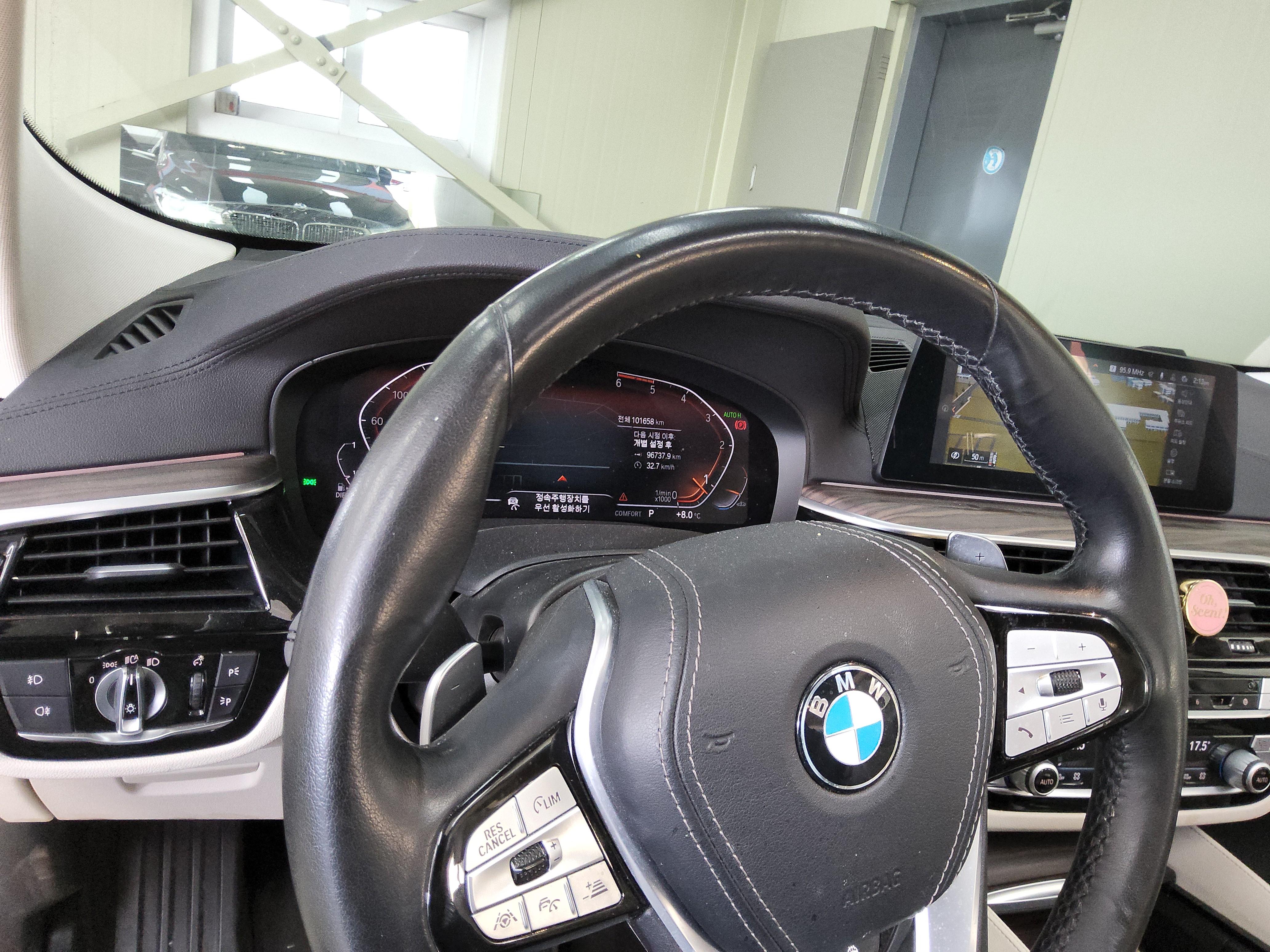 BMW 6 Series 2020 - Image 16