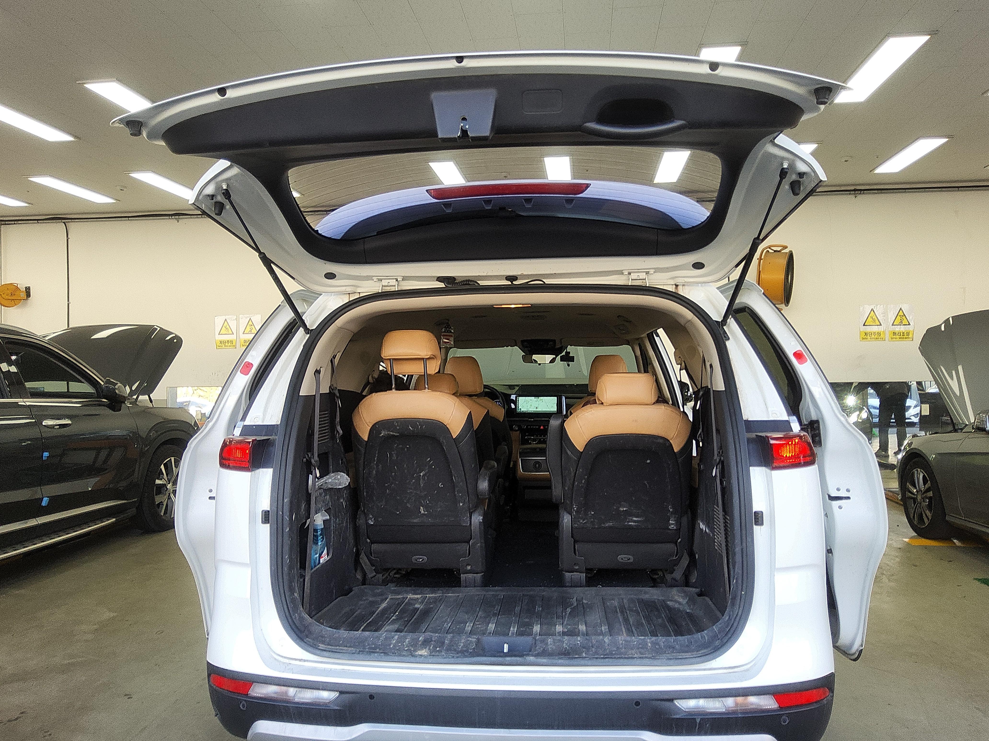 2022 - kia carnival