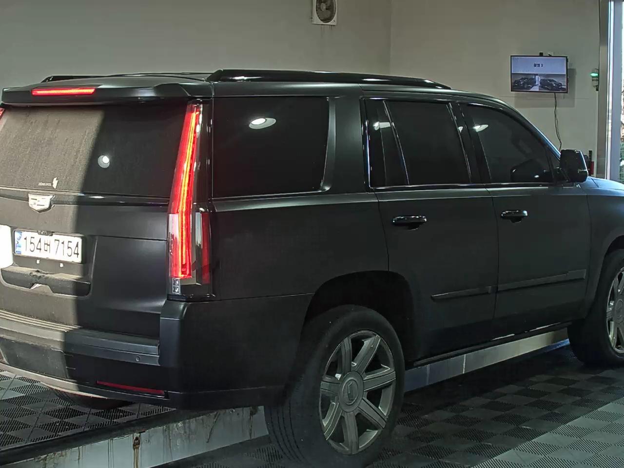 General Motors Cadillac - 4