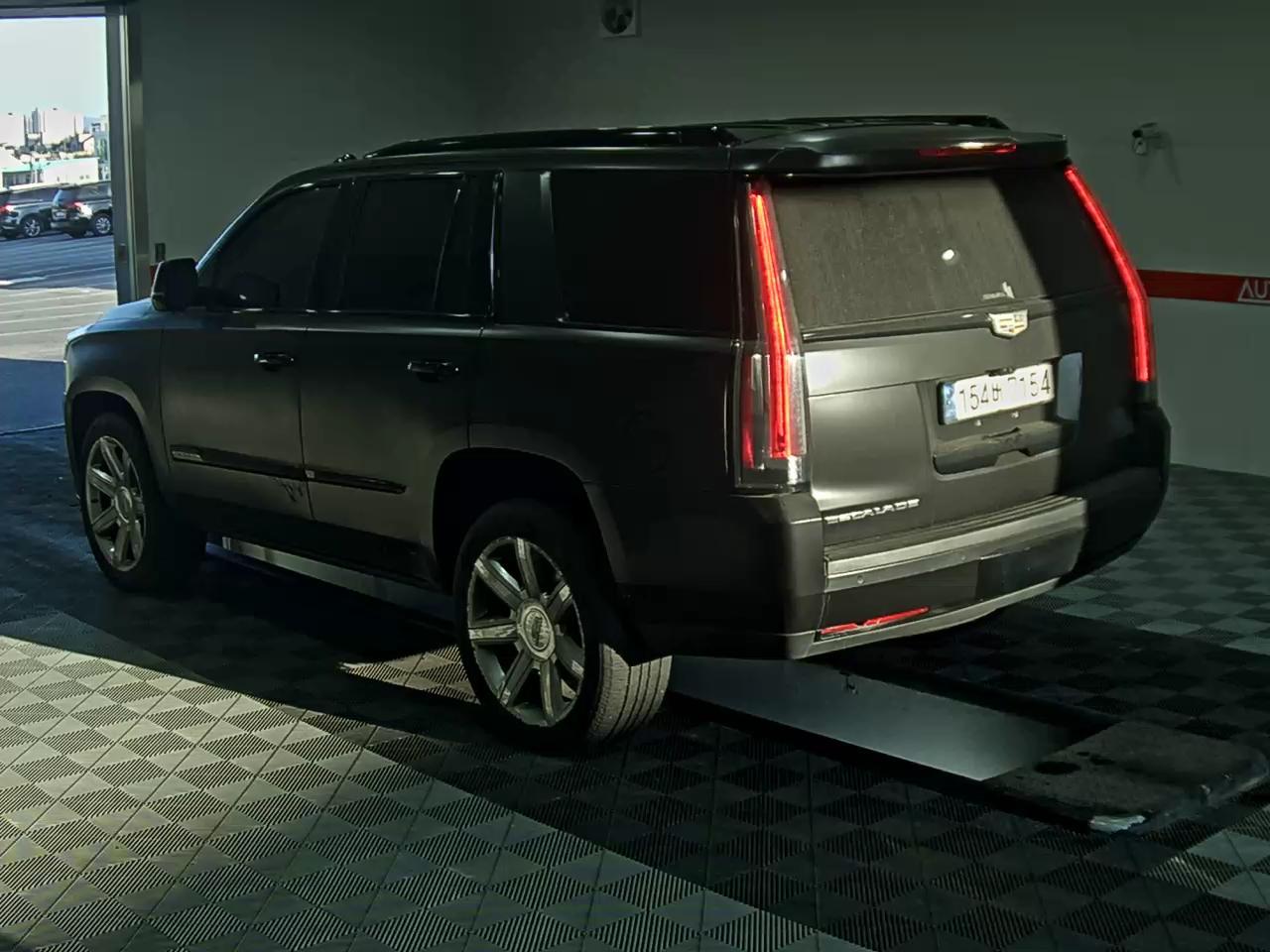 General Motors Cadillac - 5