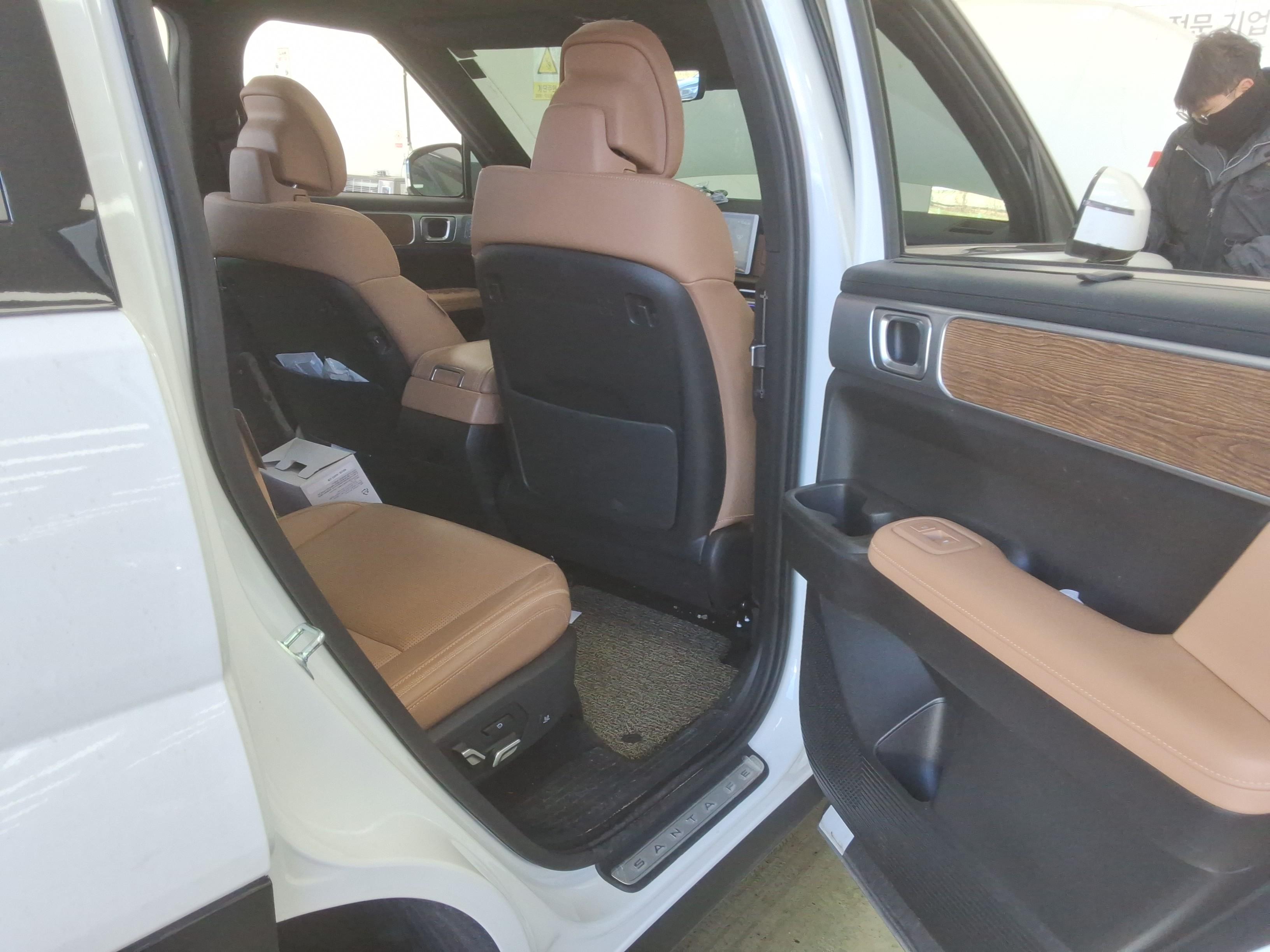 Hyundai Santa Fe 2024 - Image 13