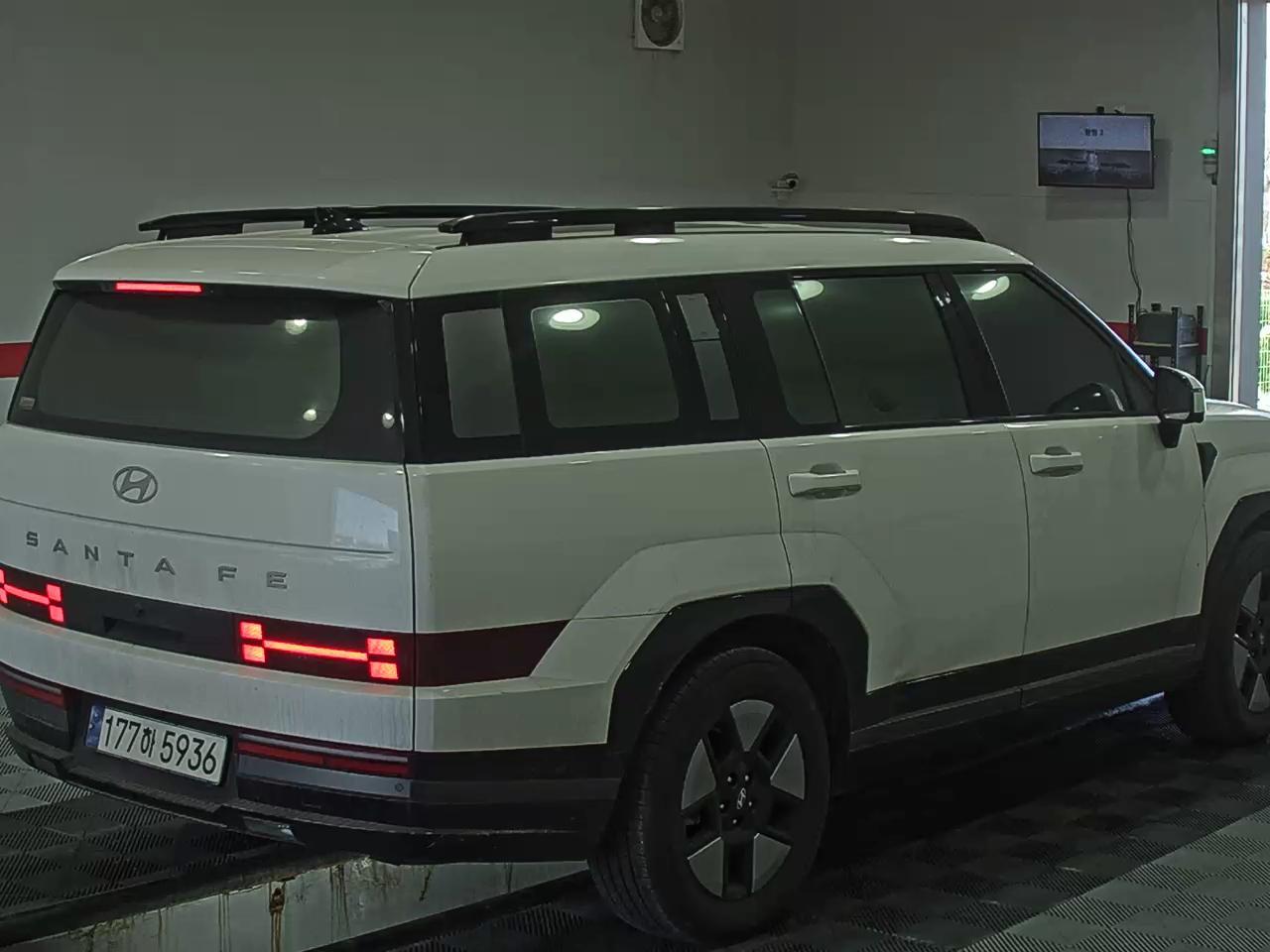 Hyundai Santa Fe 2024 - Image 4